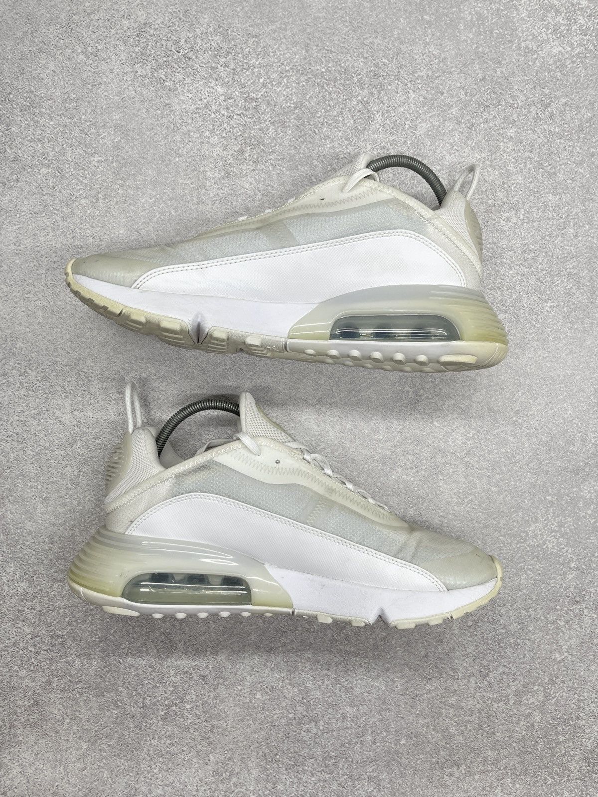 Nike Mens Nike Air Max 2090 Triple White Sneakers Drill Running Size US 9.5 / EU 42-43 - 3 Thumbnail