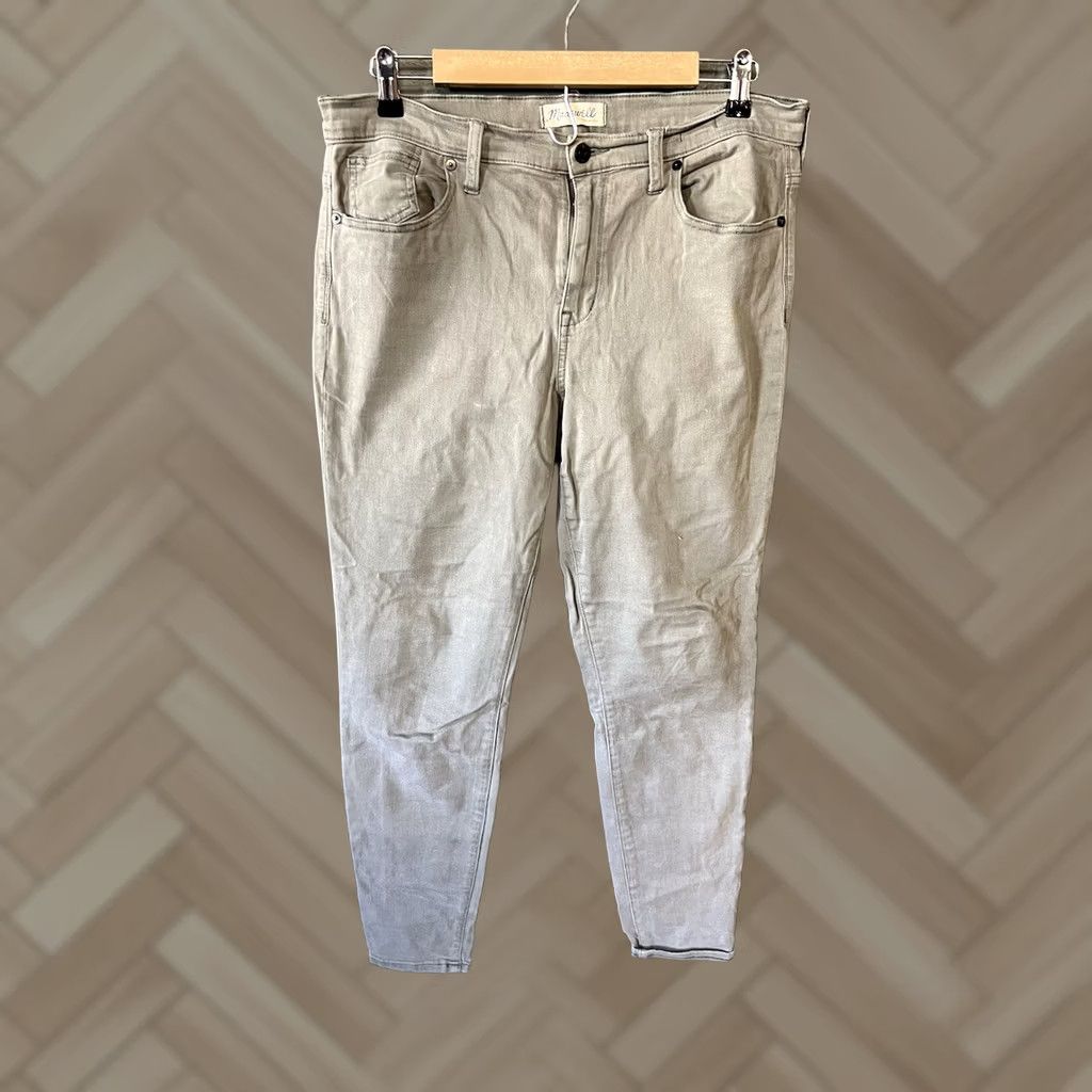 Madewell It focuses on the core attributes: "Madewell Womens," "Green High Riser Skinny Jeans," "Tapered," "Size 32. Size 24" / US 00 / IT 34 - 1 Thumbnail