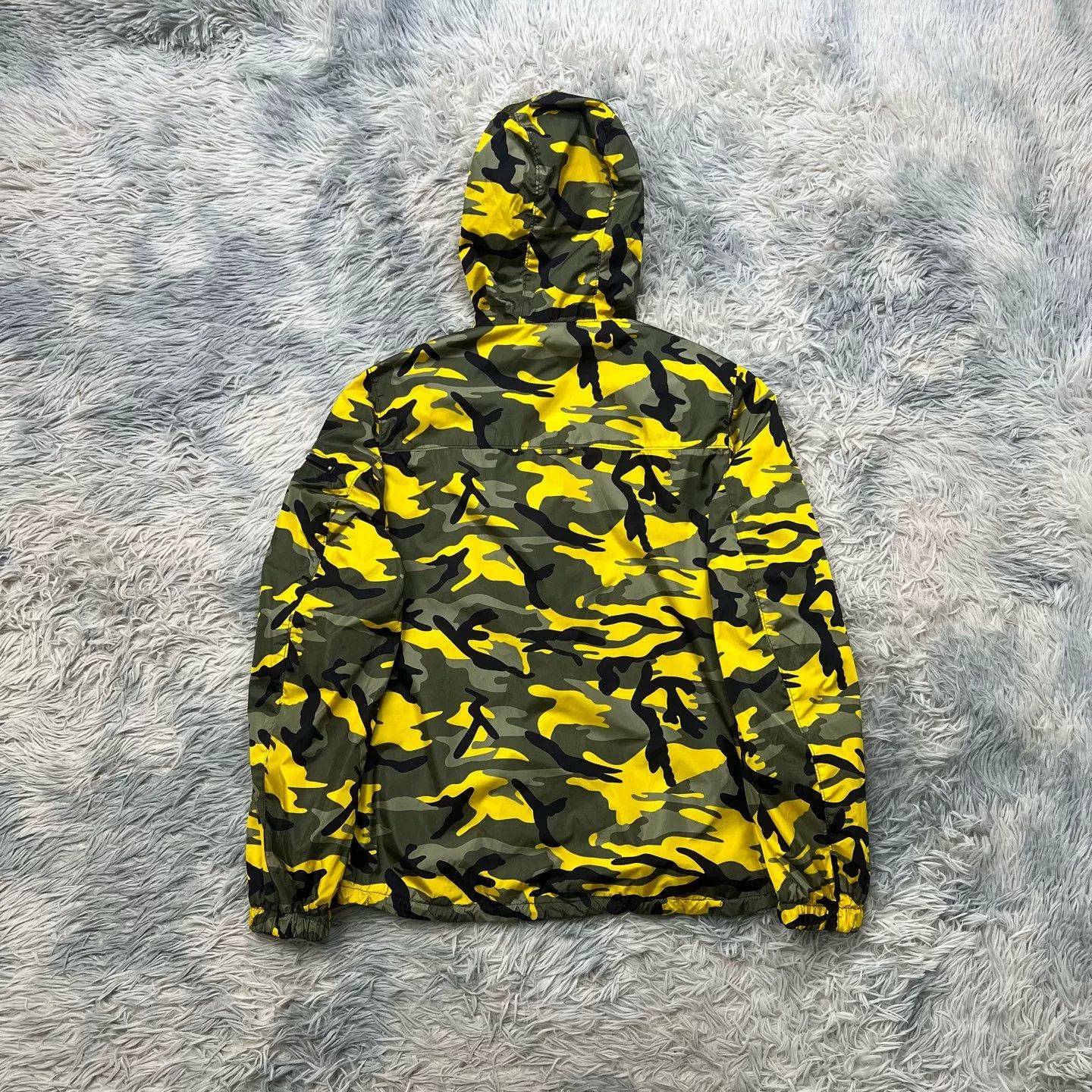 Prada prada camouflage reversible jacket with triangle logo Size US L / EU 52-54 / 3 - 2 Thumbnail