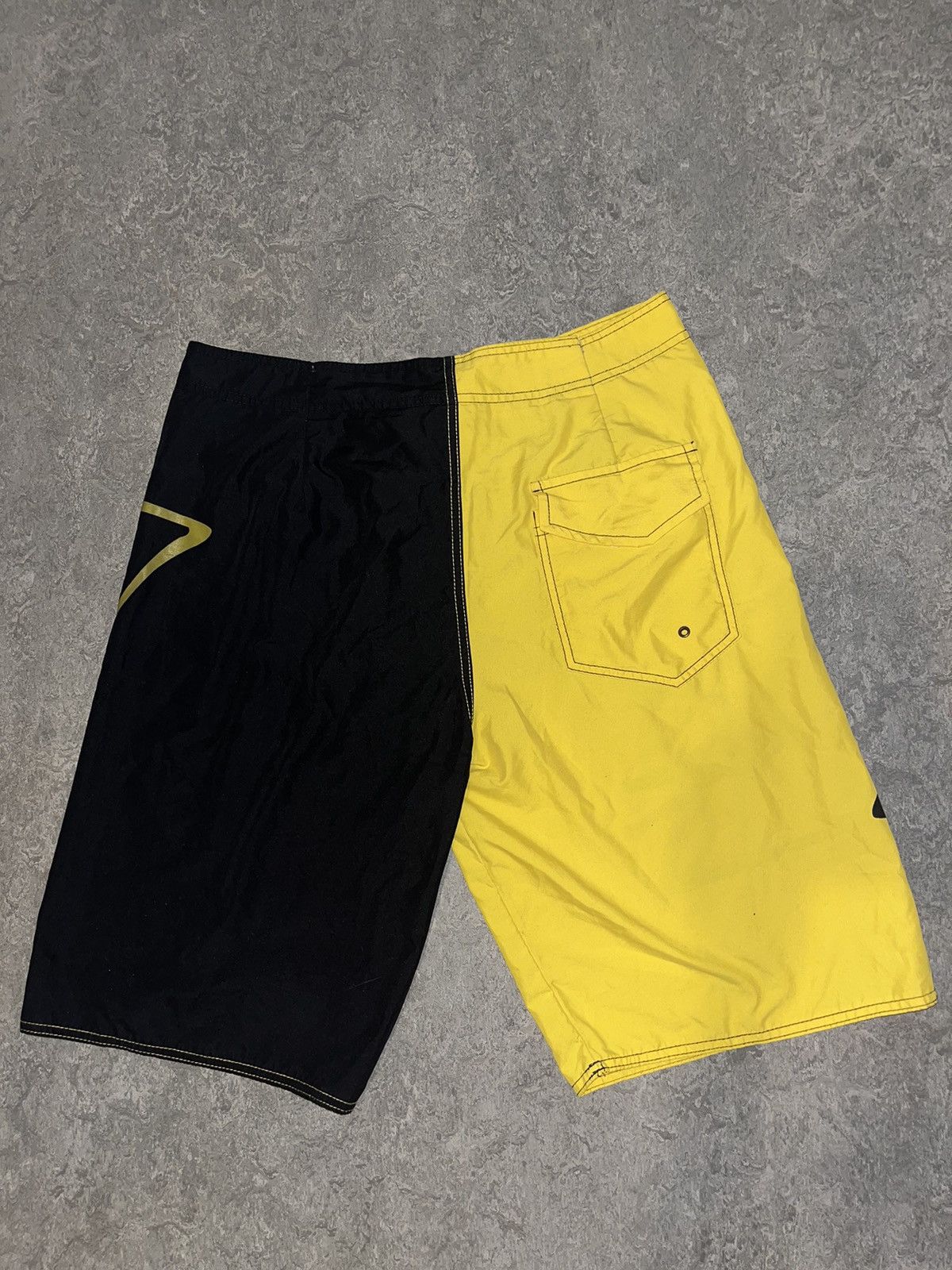 Billabong Billabong Boardshorts Yellow/Black Split Graphic – Size M/L Size US 36 / EU 52 - 2 Thumbnail