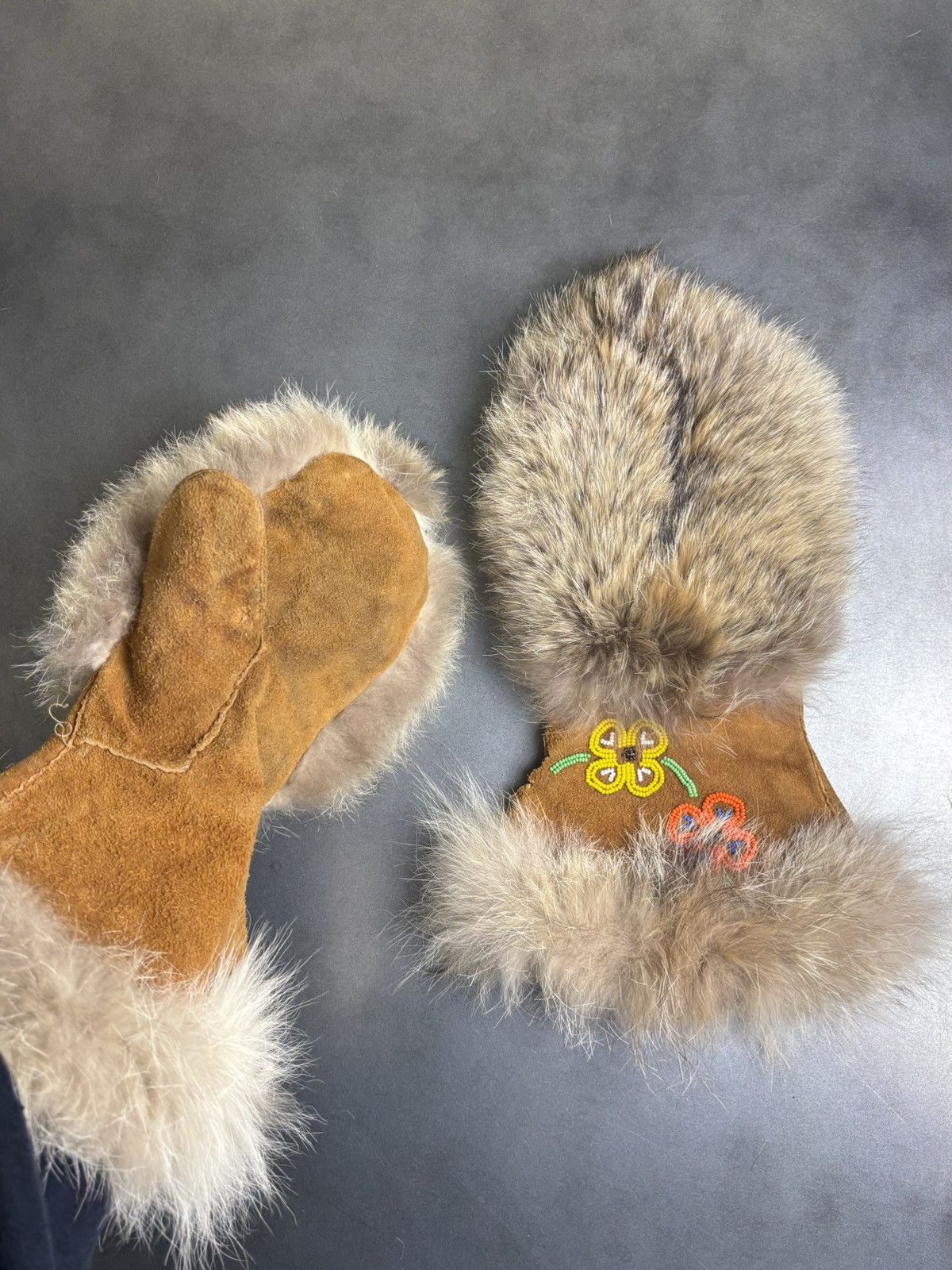 Native × Vintage Vintage Fur Mittens Beaded Gauntlets Indigenous American USA Size ONE SIZE - 2 Thumbnail