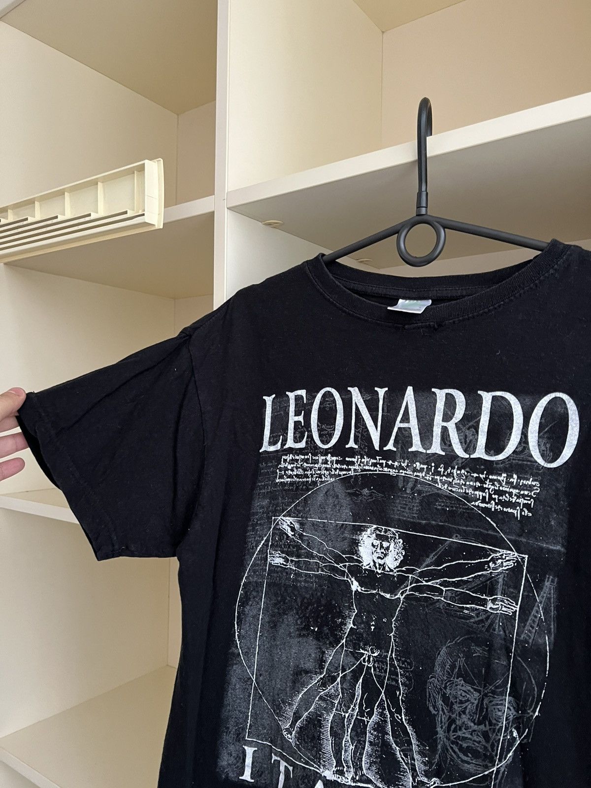 Vintage Vintage Leonardo da Vinci Vitruvian Man T-Shirt Black Italia Size US L / EU 52-54 / 3 - 8 Thumbnail
