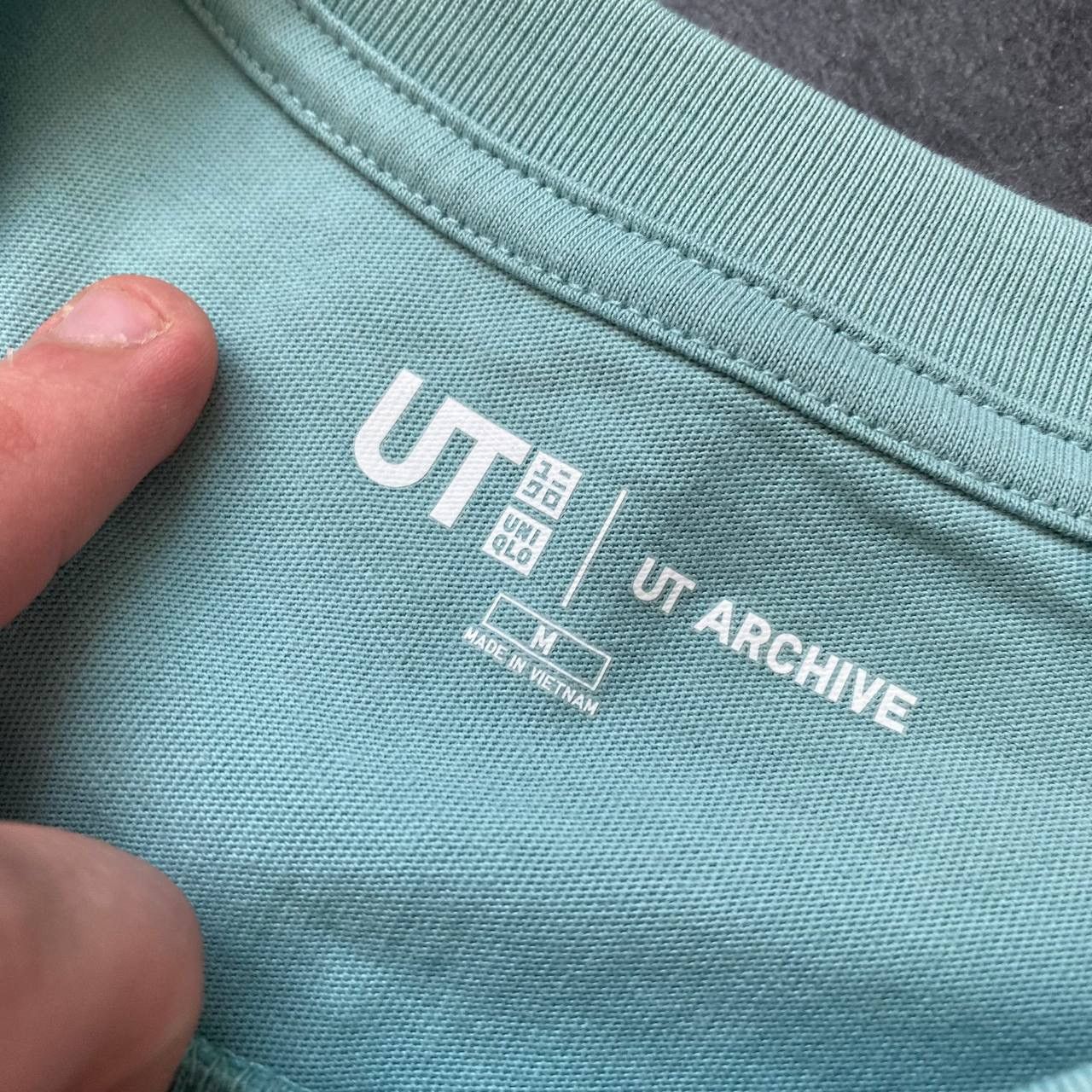 Uniqlo Big log Uniqlo UT ARCHIVE TEE SHIRT Size US M / EU 48-50 / 2 - 5 Thumbnail