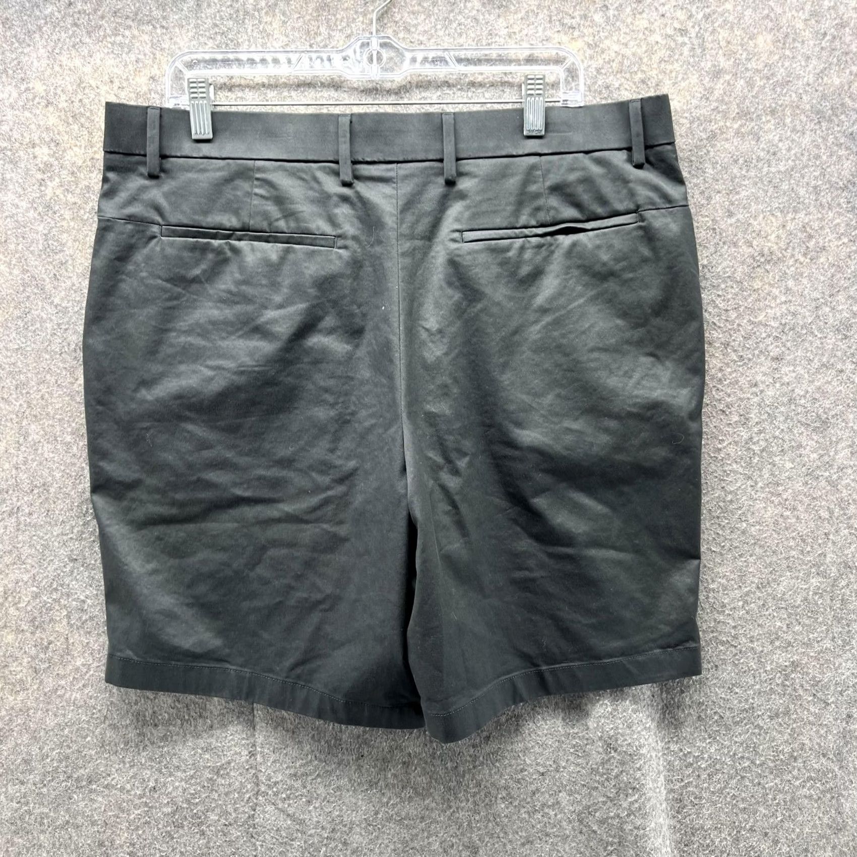 Banana Republic Banana Republic Shorts Mens 36 Gray Men Adult Aiden Chino Flat Front Cotton Casual Size US 36 / EU 52 - 6 Thumbnail