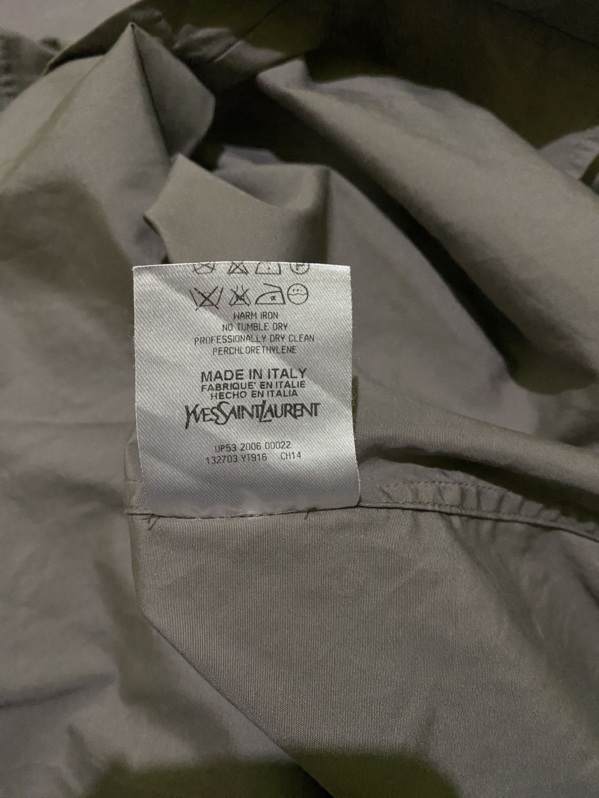 Designer × Yves Saint Laurent Yves saint laurent basic button shirt Size US M / EU 48-50 / 2 - 7 Thumbnail