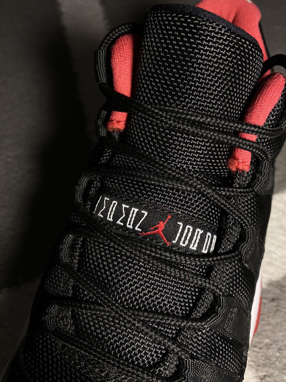 Jordan Brand × Nike Nike Air Jordan 11 Retro Low Bred (GS) 2015 sneakers Size US 7.5 / IT 37.5 - 14 Thumbnail
