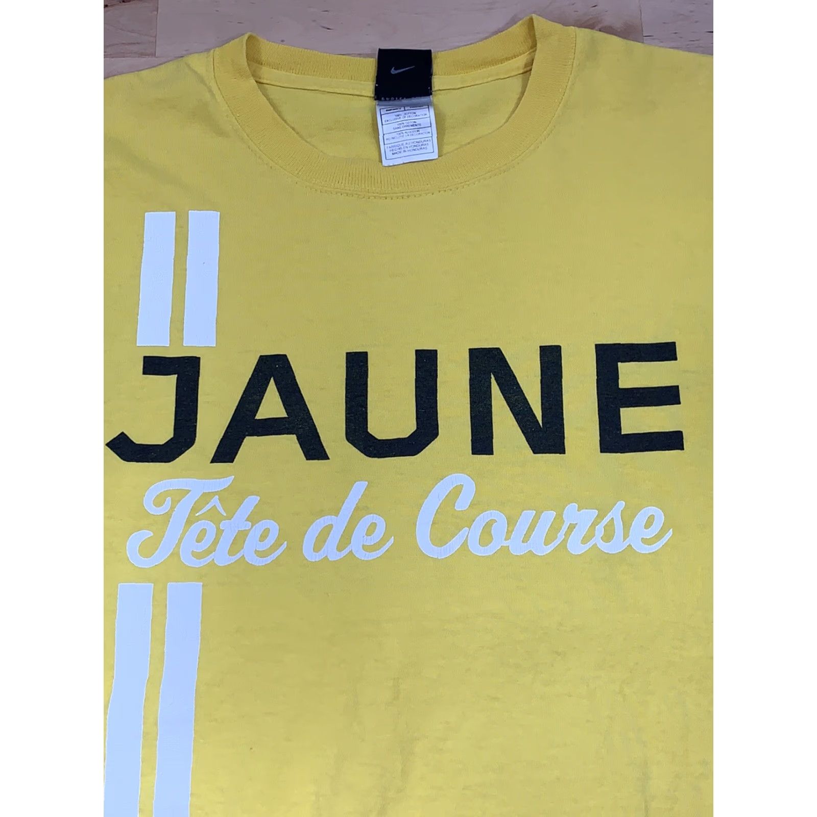 Nike Nike T Shirt Men Yellow Short Sleeve 90s Logo Sports Reg Size M Size US M / EU 48-50 / 2 - 2 Thumbnail