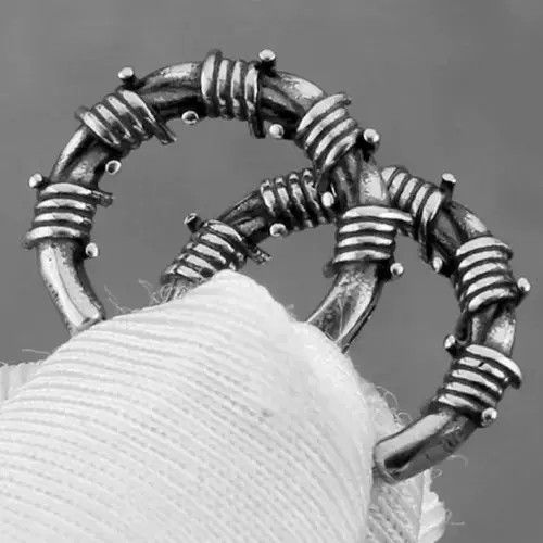 Vintage Stainless Steel Thorn Circle Hoop Earring Size ONE SIZE - 2 Thumbnail