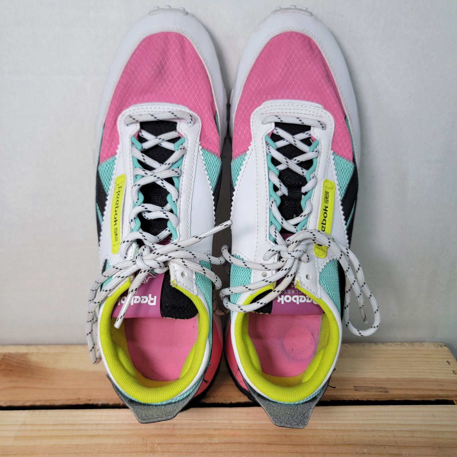 Reebok Reebok Women's Classic Nylon Sneakers - Size 10 Size US 10 / IT 40 - 2 Thumbnail