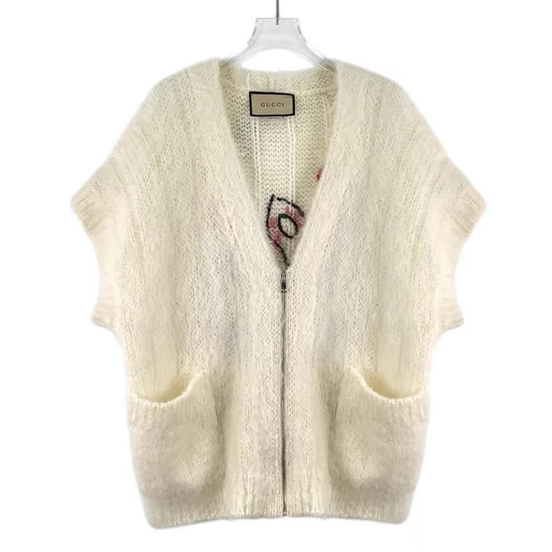 Gucci Gucci 23 beige rabbit diamond embroidered horsehair V-neck Size S / US 4 / IT 40 - 1 Thumbnail
