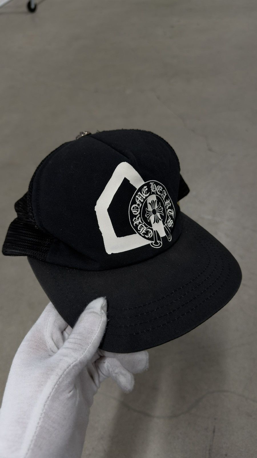 Chrome Hearts RARE!!Chrome Hearts Dover Street Market Trucker Hat Size ONE SIZE - 1 Thumbnail
