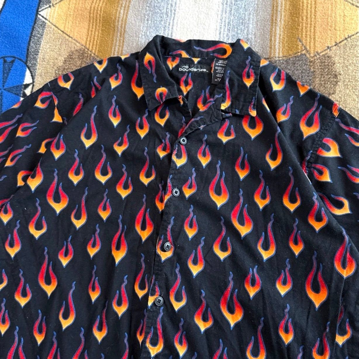 Vintage VINTAGE No Boundaries Flame Fire Button Up Shirt L Men Short Sleeve Graphic Print Y2K Grunge Skate Fire Theme 90s Womens? Size US L / EU 52-54 / 3 - 3 Thumbnail