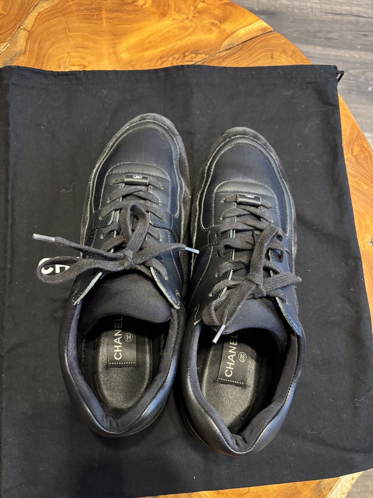 Chanel Chanel CC logo suede leather sneakers Size US 9 / EU 42 - 12 Thumbnail
