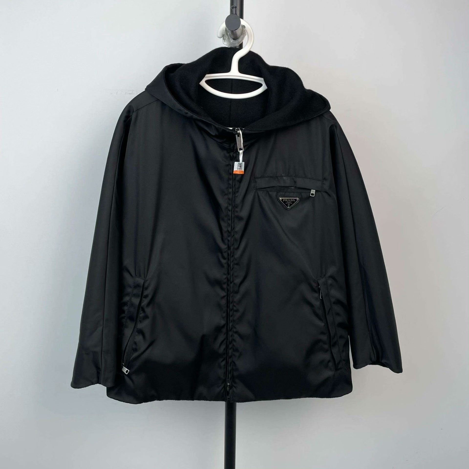 Prada Prada Nylon Black Light Jacket 38 Men Size US S / EU 44-46 / 1 - 1 Thumbnail