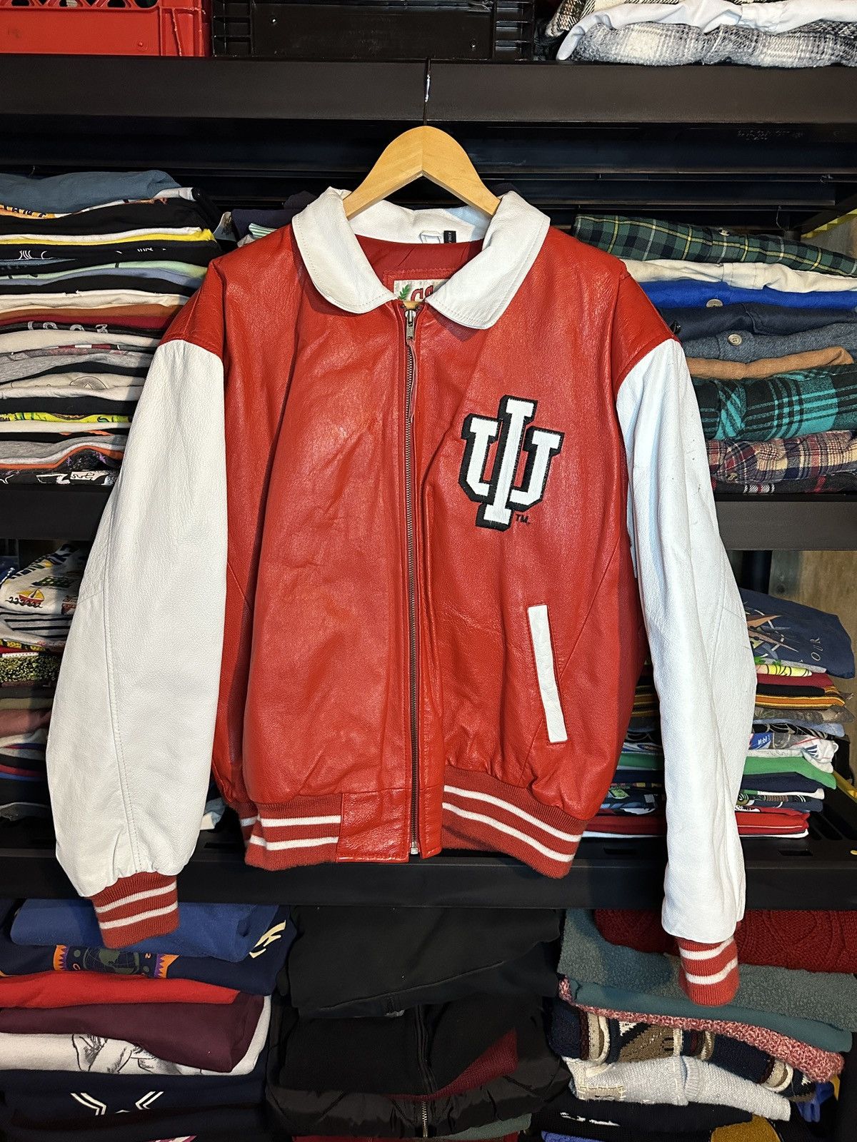 Vintage Vintage 90s IU Leather Jacket Size US L / EU 52-54 / 3 - 1 Thumbnail
