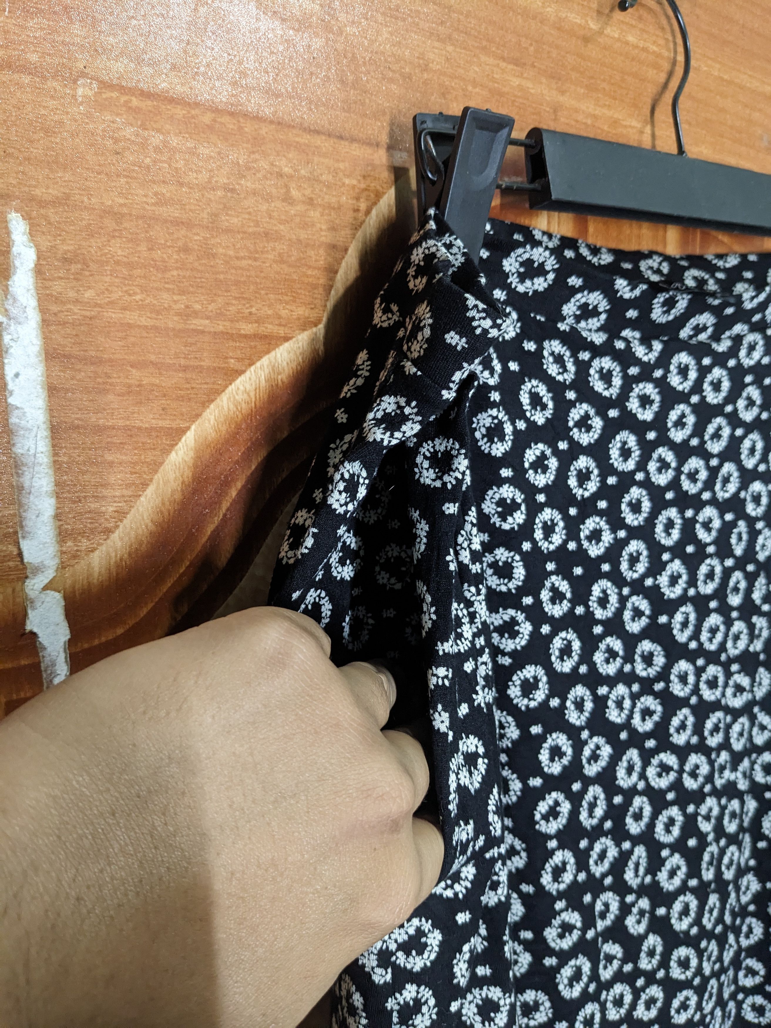 agnes b. AGNES B. VISCOSE BLACK FLORAL Size 33" - 5 Thumbnail