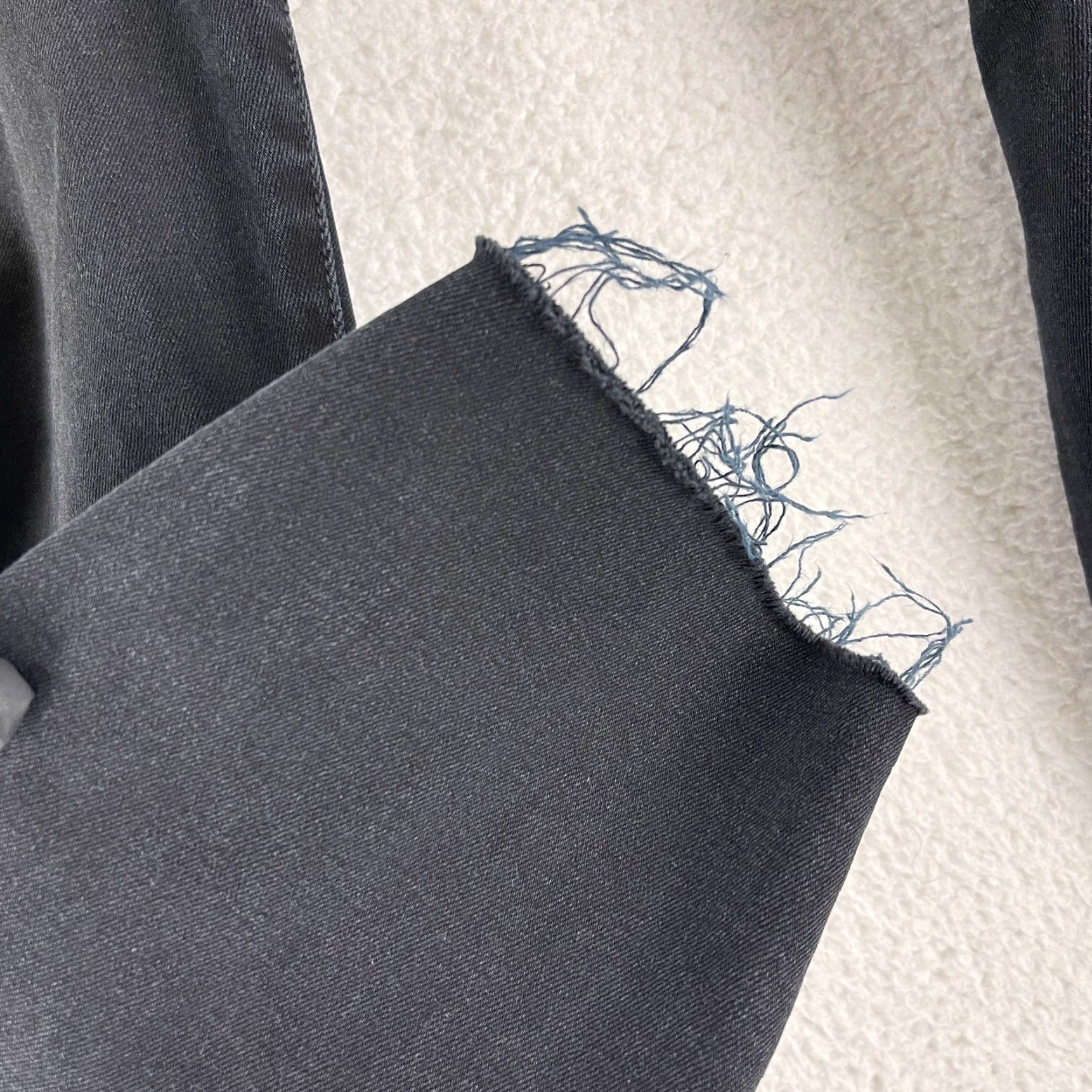 Vintage KUT from the Kloth Donna Ankle Skinny Jean Womens Size 12 Black Denim Frayed Hem Size 34" / US 12 / IT 48 - 7 Thumbnail