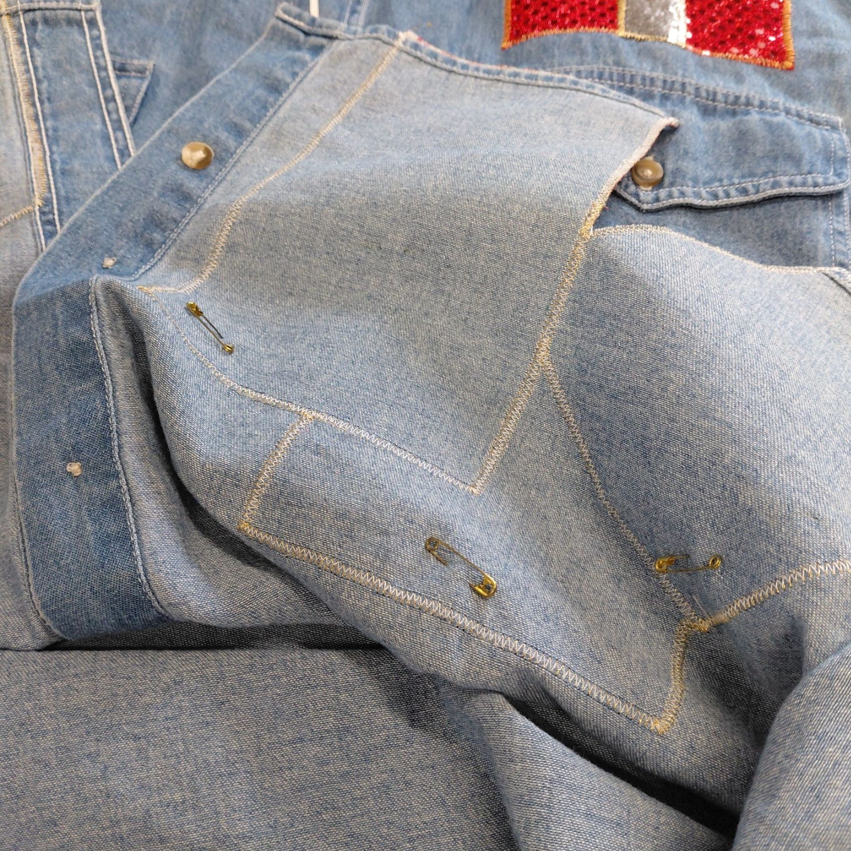 Lee VINTAGE Shane Lee Inc Shirt Womens 2XL Blue Denim Christmas Present Patches With Bows Shirt Womens 2XL Blue Denim Christmas Present Patches With Bows Size XXL / US 16-18 / IT 52-54 - 7 Thumbnail