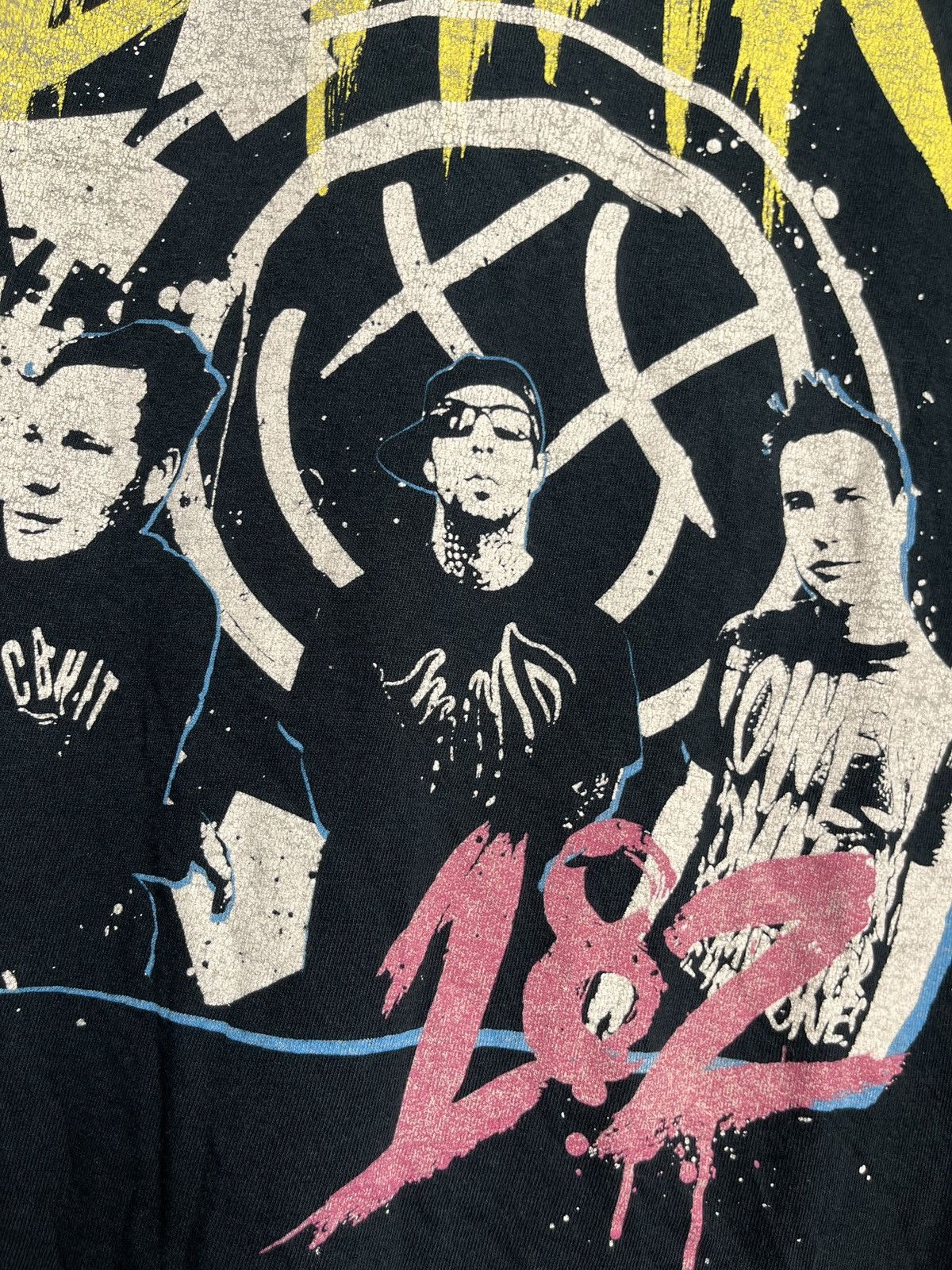 Band Tees × Gildan × Vintage Blink 182 Europe 2010 Tour Mens Black T-shirt Gildan Size US L / EU 52-54 / 3 - 4 Thumbnail