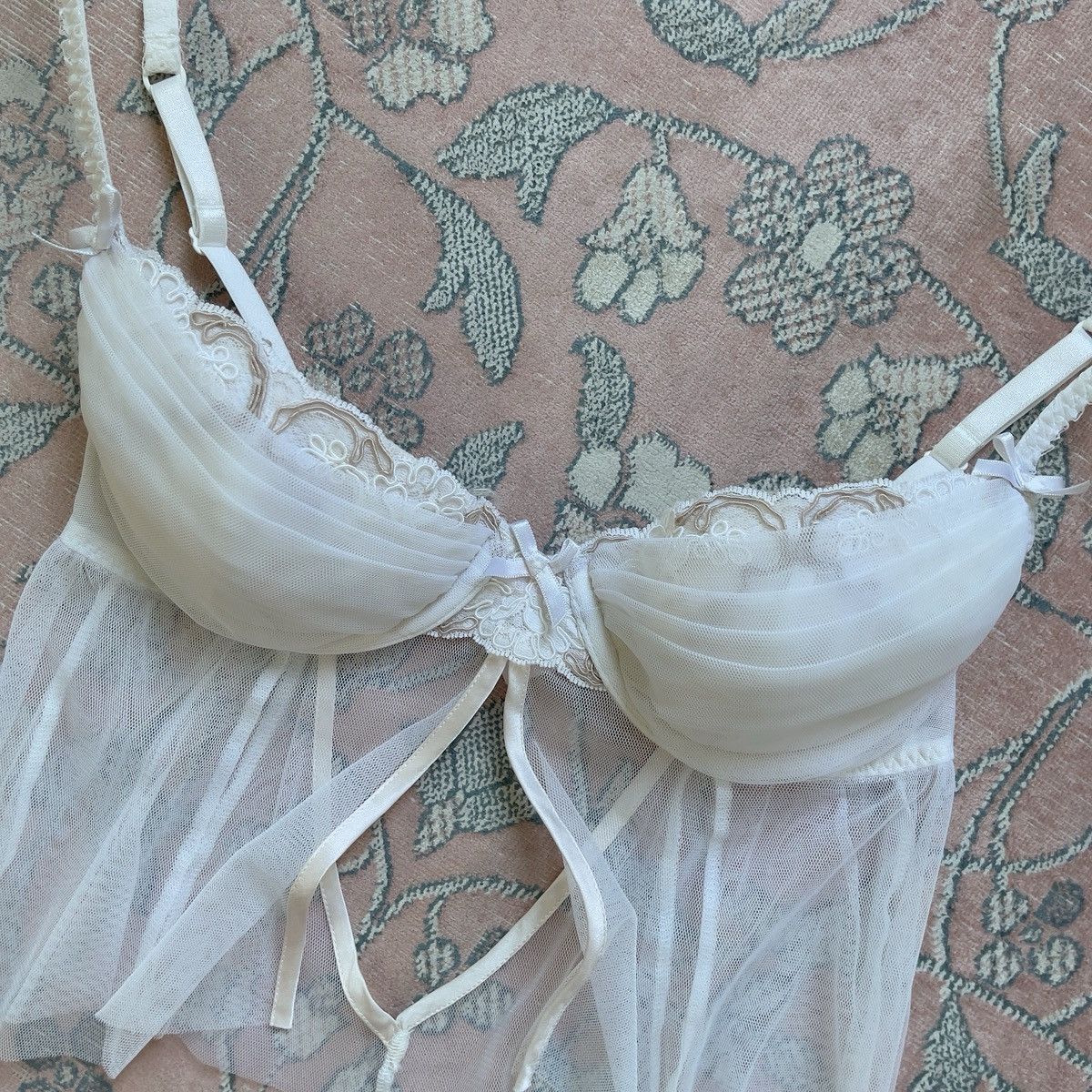 Victoria's Secret Victoria’s Secret White Mesh Babydoll Top (34B/32C) Size S / US 4 / IT 40 - 10 Thumbnail