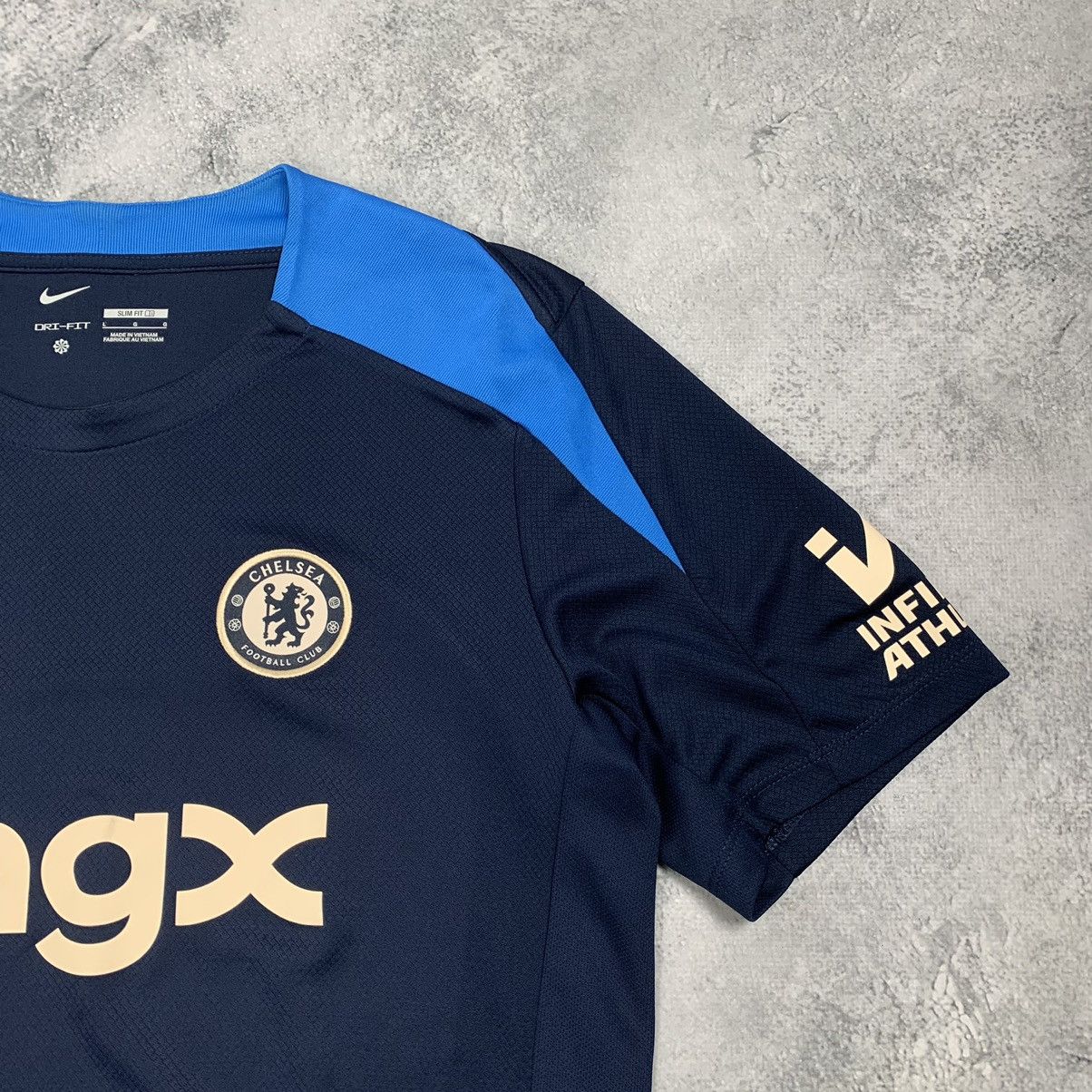 Nike Nike Chelsea Football Club Soccer Jersey Men’s Size L Slim Size US L / EU 52-54 / 3 - 5 Thumbnail