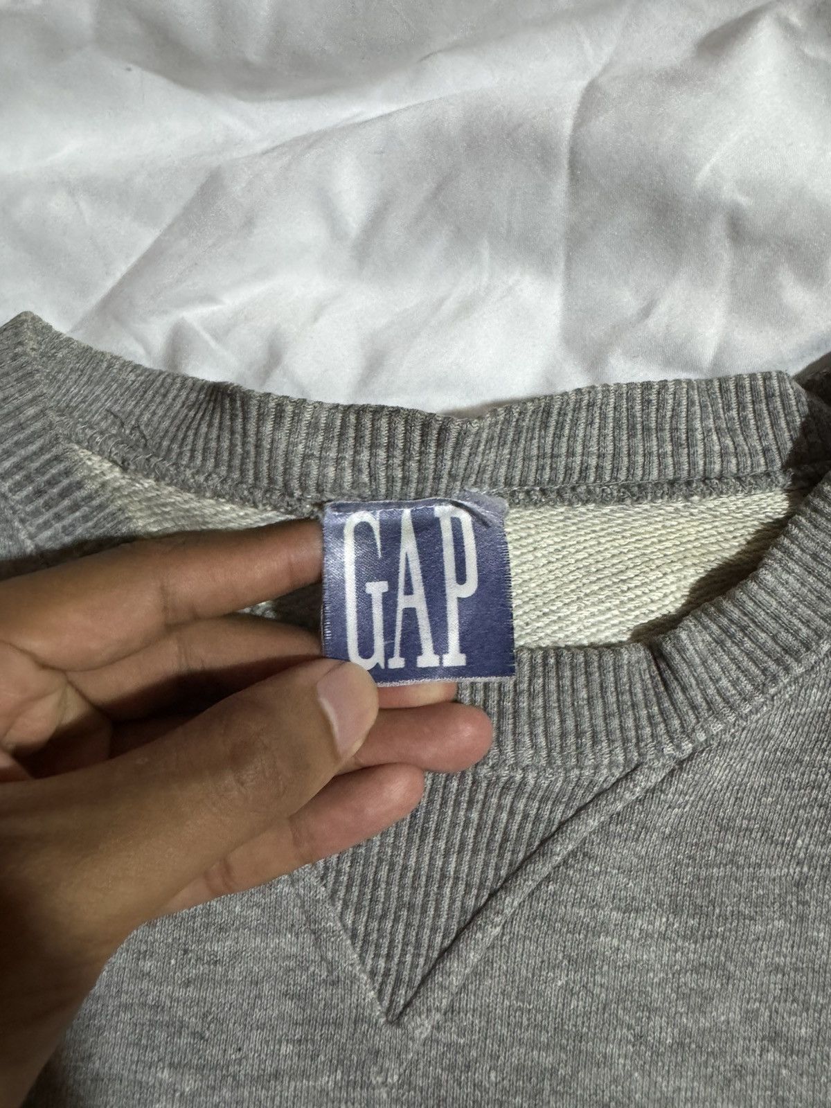 Gap Distressed Vintage Gap Big Logo Sweatshirt Crewneck Size US M / EU 48-50 / 2 - 4 Thumbnail