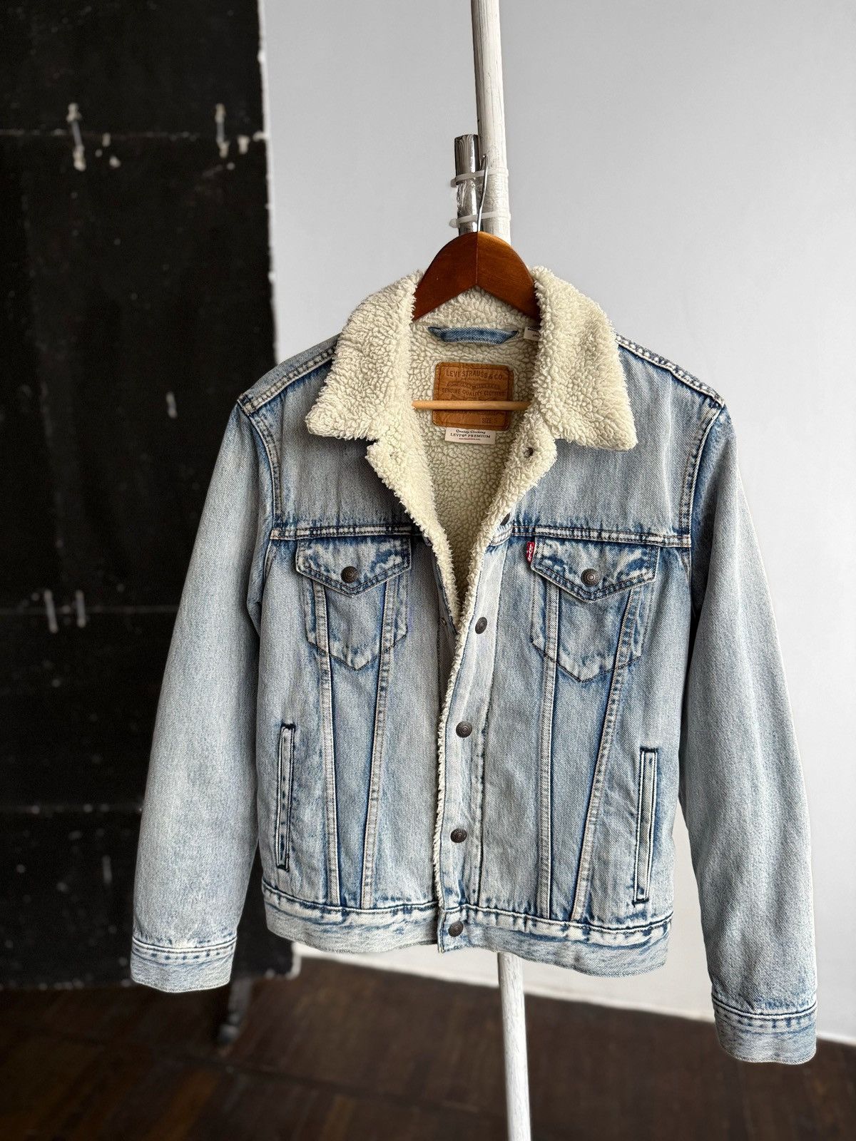 Levi's Levis Mens Light Blue Sherpa Lined Denim Trucker Jacket Size US S / EU 44-46 / 1 - 2 Thumbnail