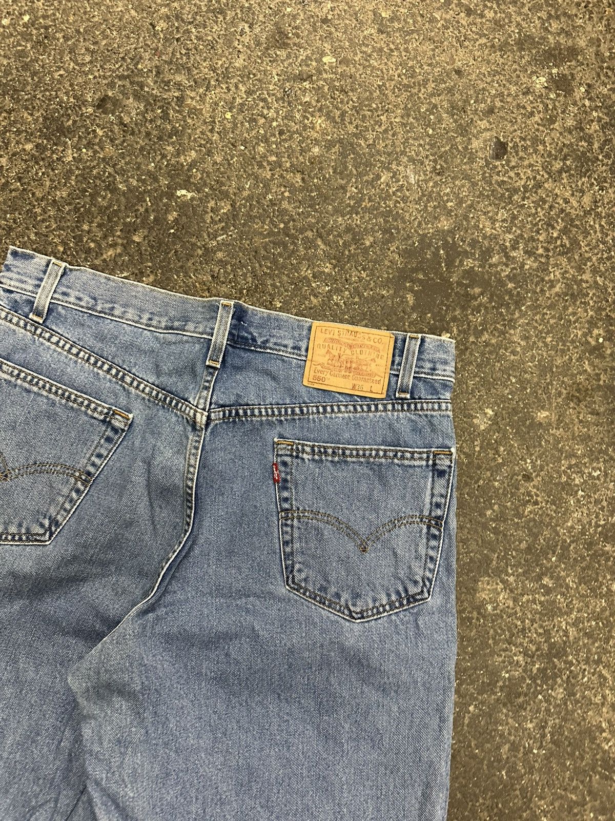 Levi's × Vintage Y2K Levi’s 550 jorts Size US 35 - 2 Thumbnail