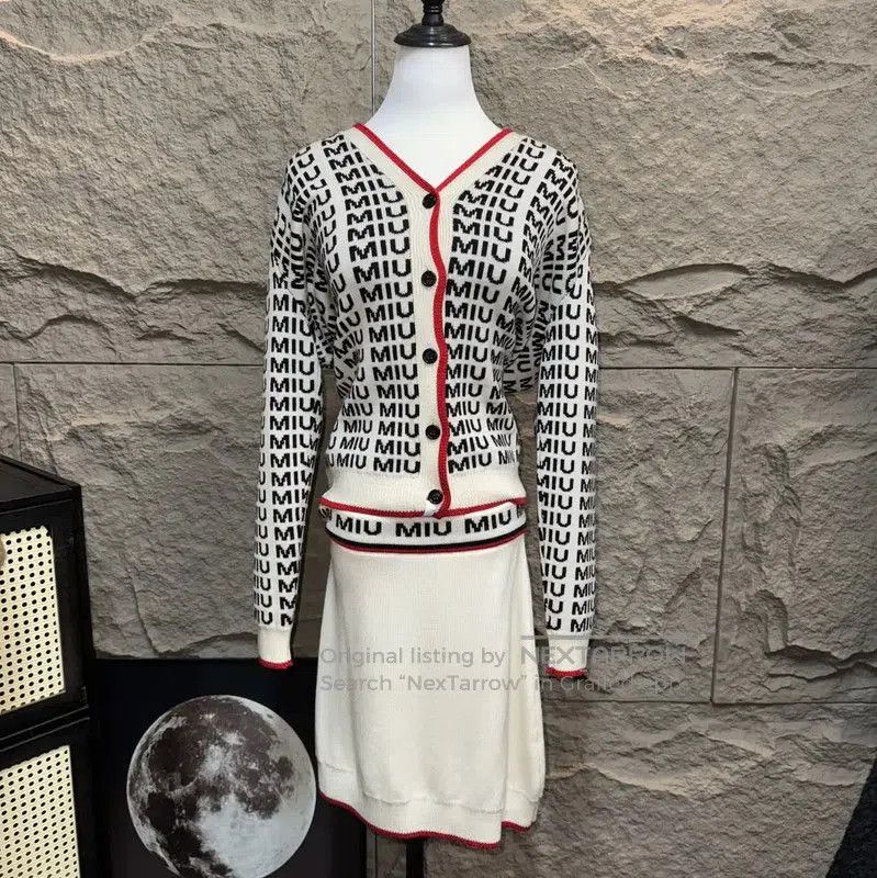 Miu Miu Miu Miu White Wool Skirt with Logo . Size 26" / US 2 / IT 38 - 1 Thumbnail