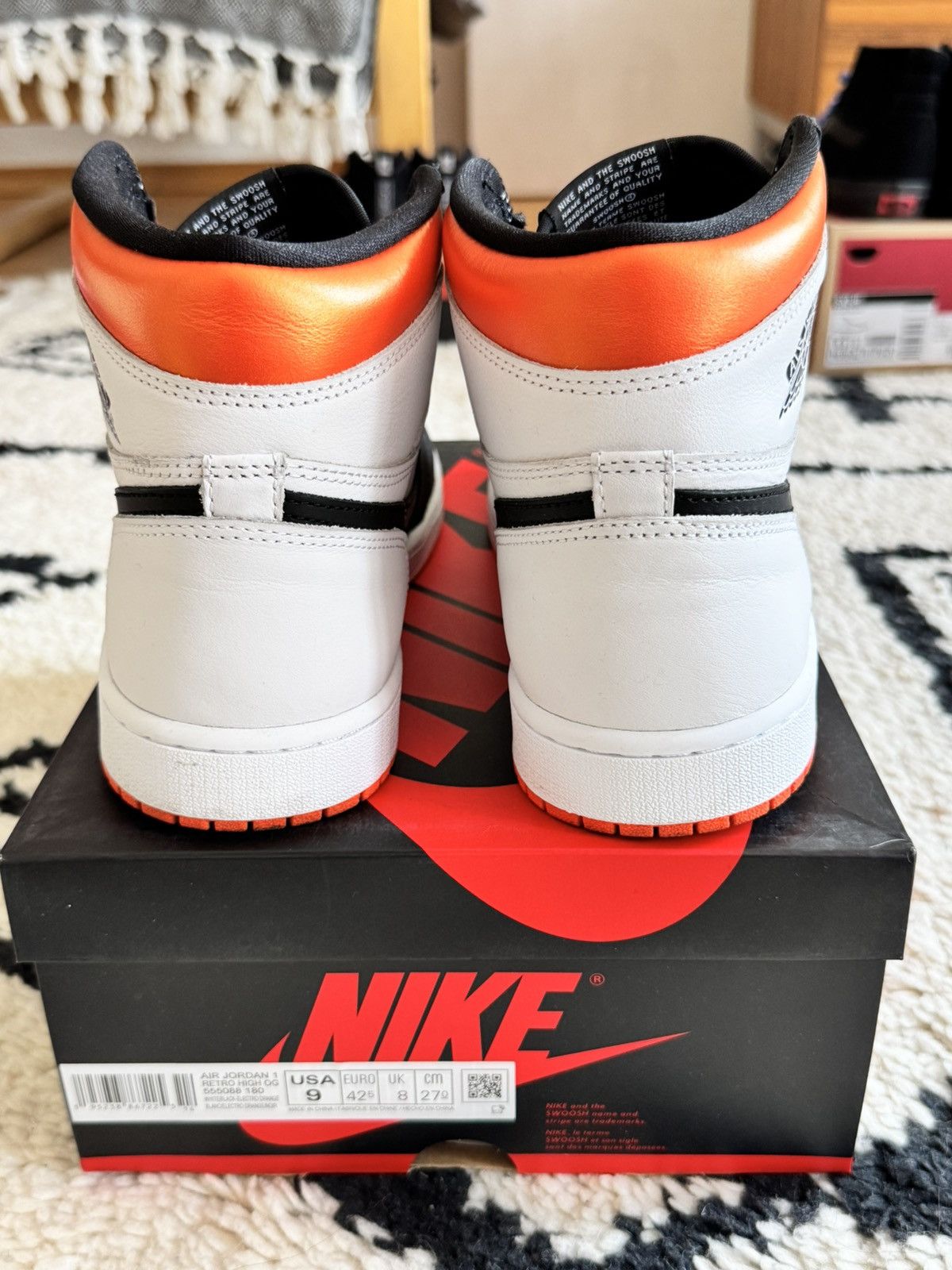 Jordan Brand Nike Air Jordan 1 Retro High OG white/orange US 9 Size US 9 / EU 42 - 4 Thumbnail