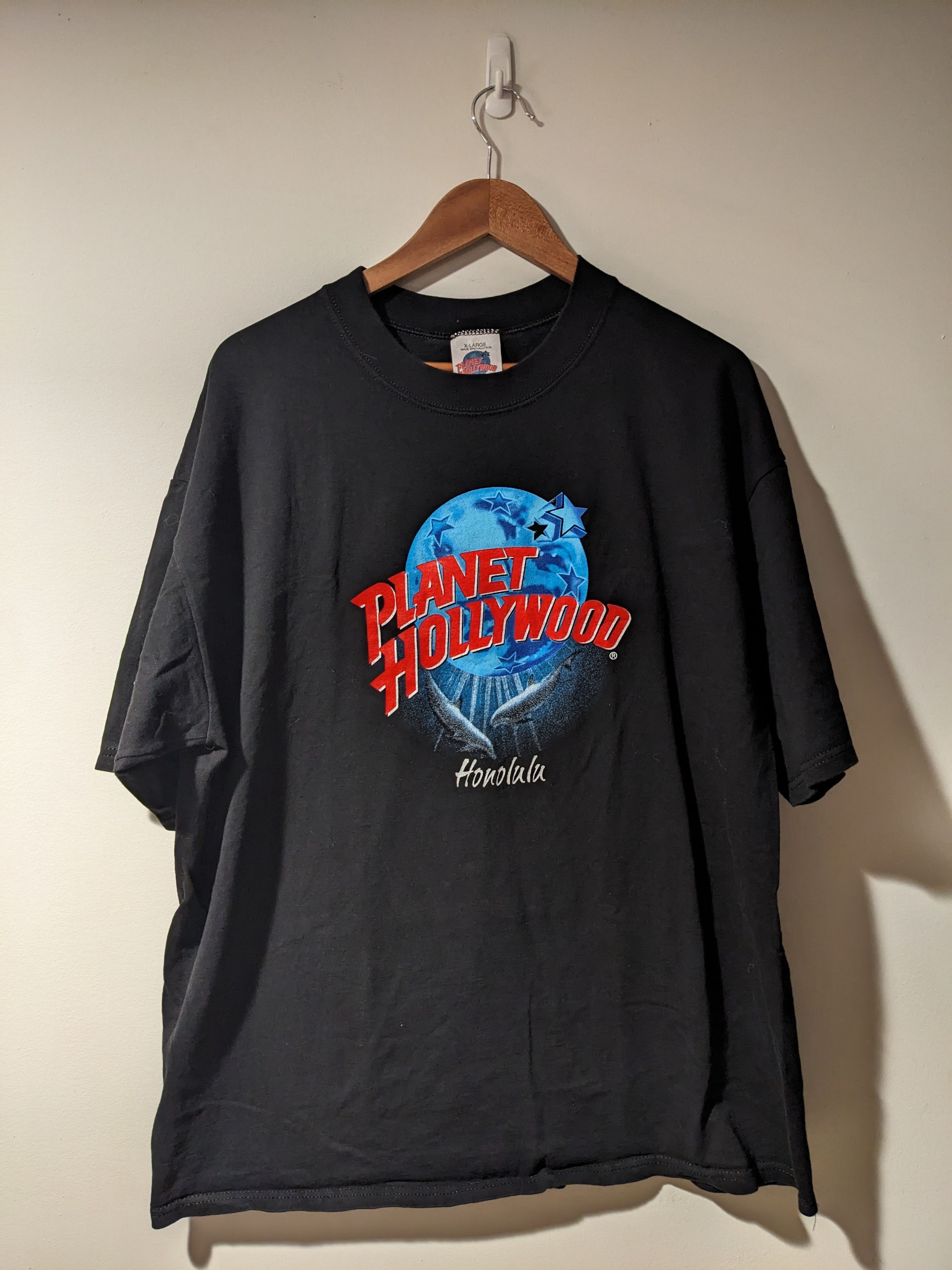 Planet Hollywood × Vintage Vintage 90s Planet Hollywood Honolulu Whale Animal T-Shirt Size US XL / EU 56 / 4 - 1 Thumbnail