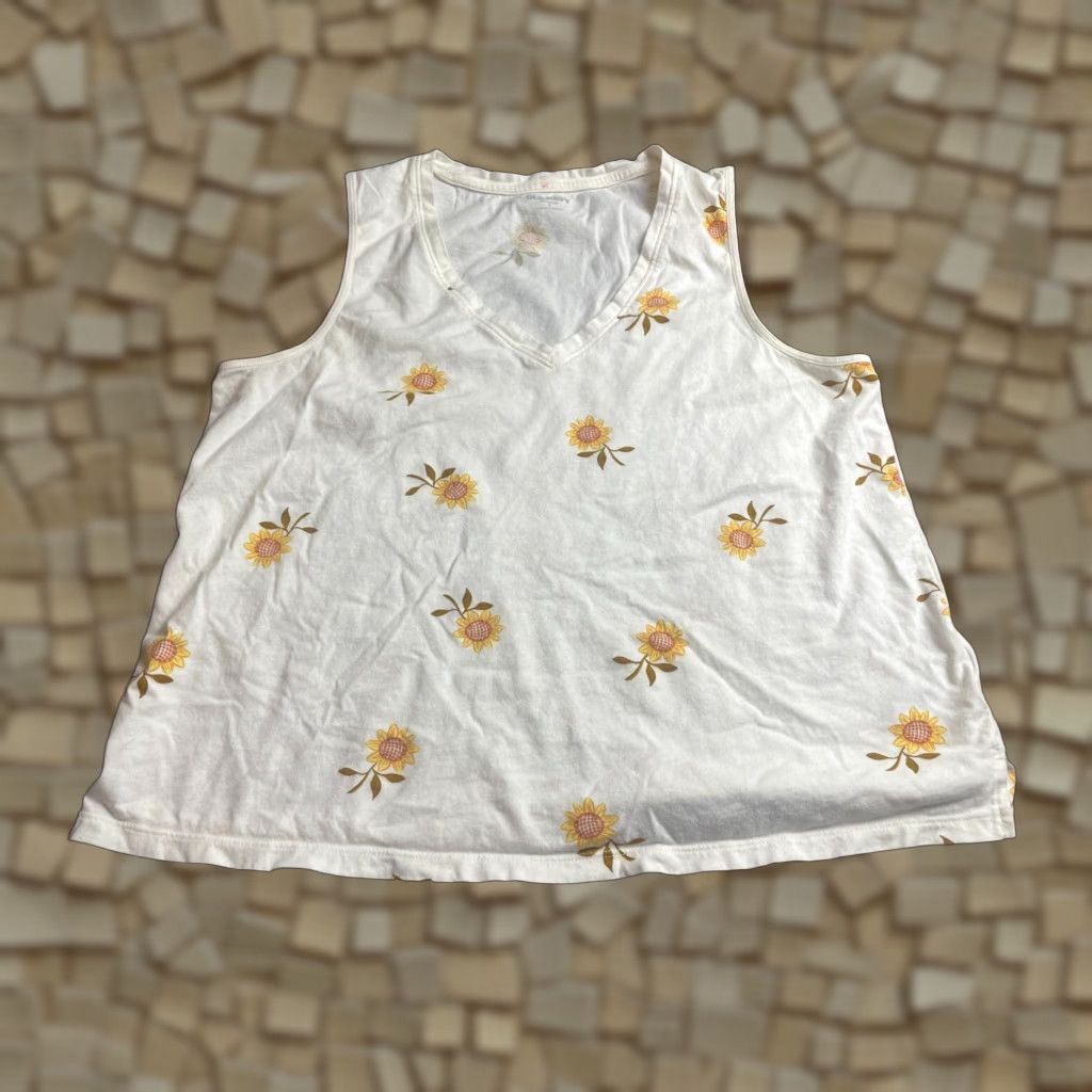 Old Navy Old Navy Shirt Women's Medium White Floral Sunflower V-neck Shirt Women M White Floral Sunflower V-Neck Casual Modern Basic Regular Sleeveless Size M / US 6-8 / IT 42-44 - 1 Thumbnail