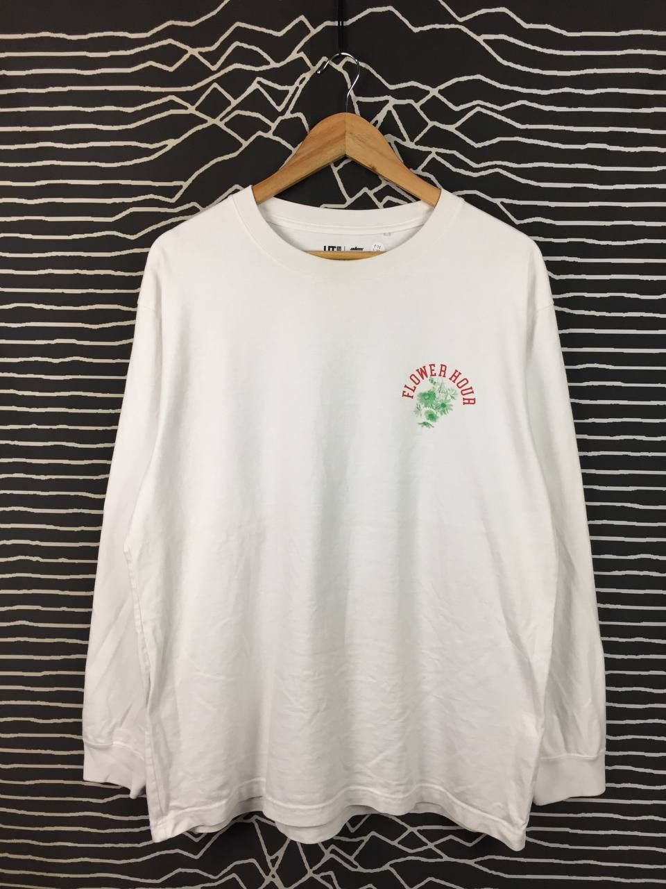 Uniqlo Uniqlo UT x Alex Olson Skater Collection Flower Hour Tee Size US L / EU 52-54 / 3 - 1 Thumbnail