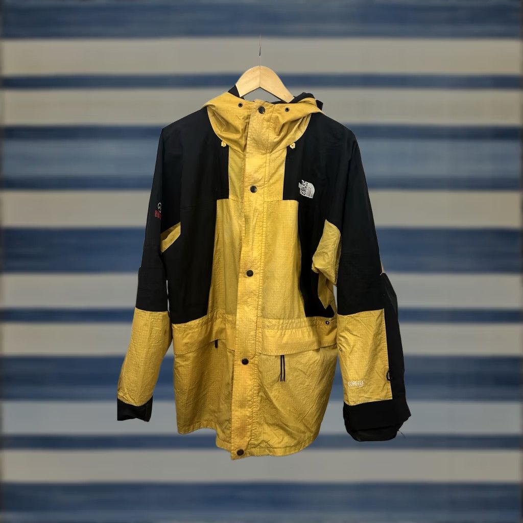 The North Face VTG 90s The North Face Summit Series Yellow Snow Full Zip Parka Jacket XL Mens Size US XL / EU 56 / 4 - 1 Thumbnail