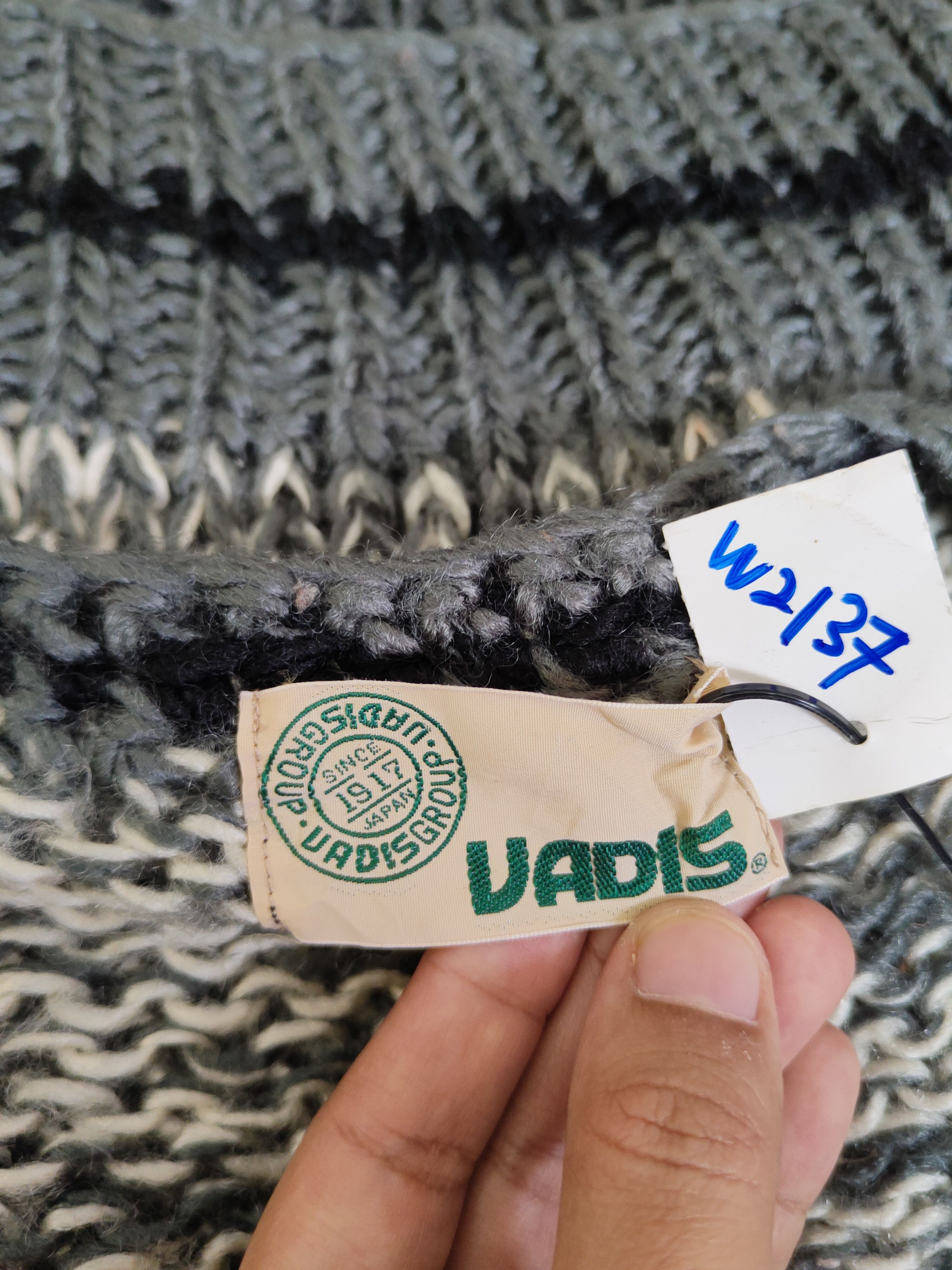 Vintage DLL Vadis vintage japan Knitwear Cardigan like coogi #W2137 Size US L / EU 52-54 / 3 - 11 Thumbnail