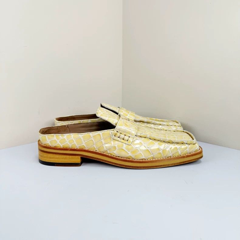 Martine Rose Martine Rose Cream colored crocodile patterned chain squar Size US 6 / EU 39 - 4 Thumbnail
