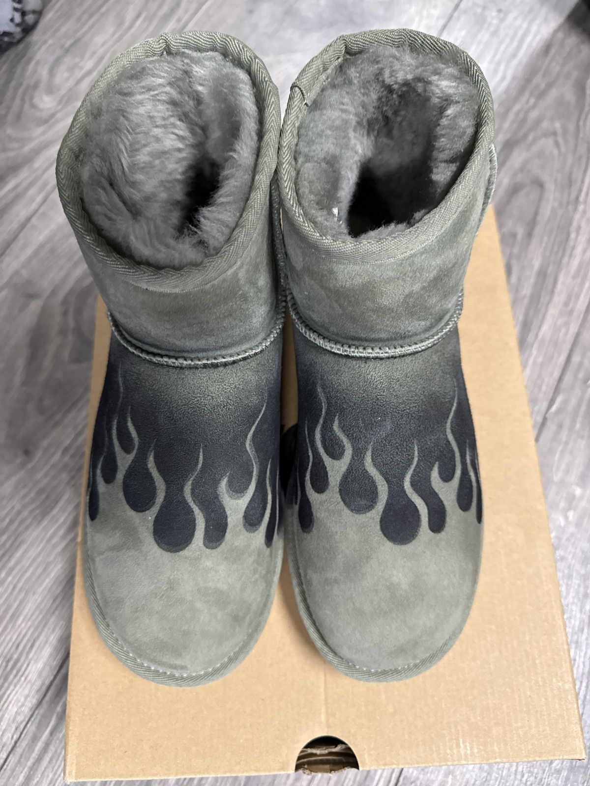 Ugg Loso Uggs classic mini olive Size US 7 / IT 37 - 2 Thumbnail