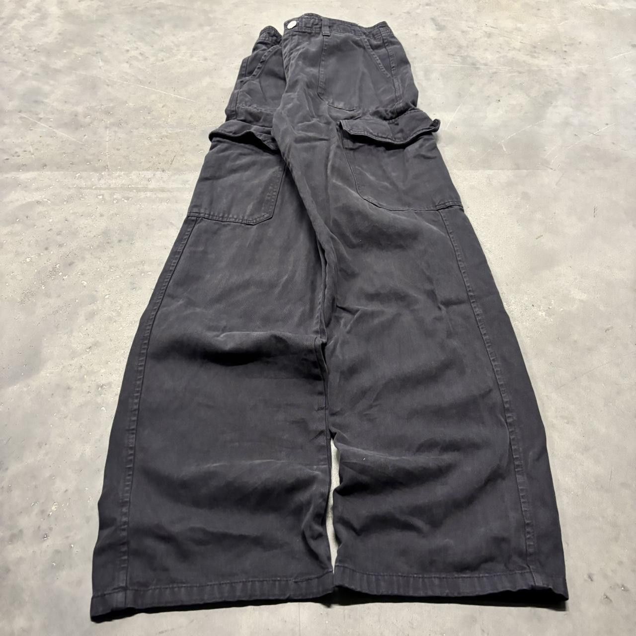 Japanese Brand × Vintage Crazy Vintage Y2K/2000s Black Streetwear Essential Cargo Pants! Size US 27 - 3 Thumbnail