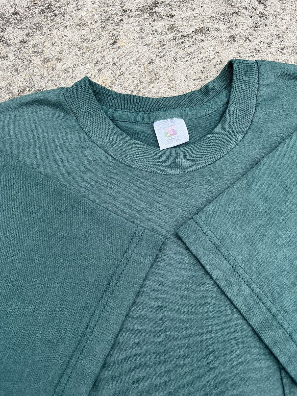 Vintage Vintage 70’s Fruit of the Loom Blank Faded T-Shirt Size US M / EU 48-50 / 2 - 7 Thumbnail