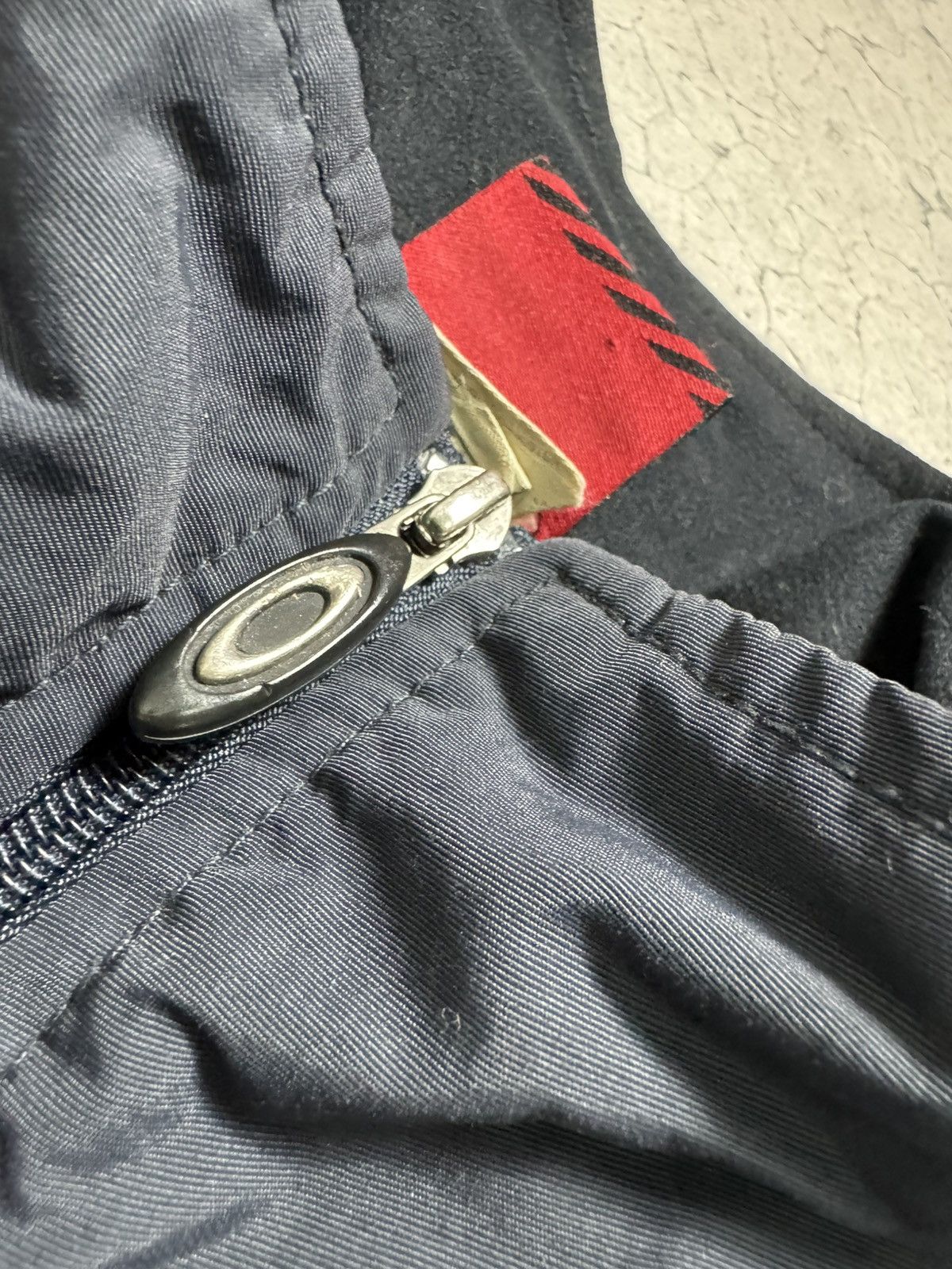 Oakley Oakley Vintage 90’s Logo Puffer Jacket Rare Size US XL / EU 56 / 4 - 4 Thumbnail
