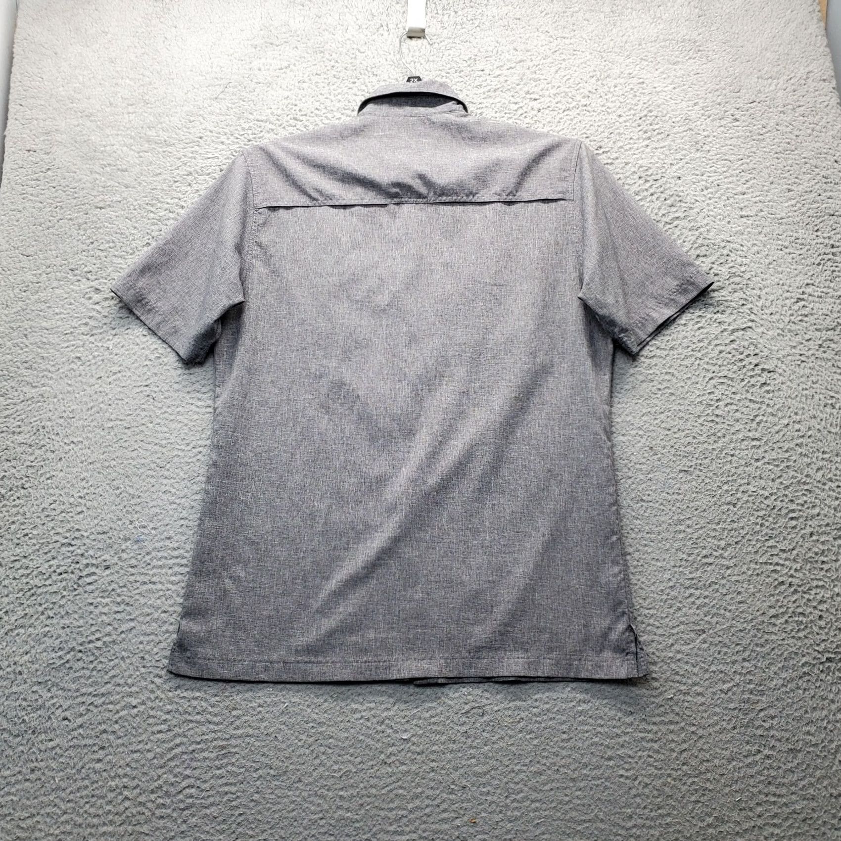 Croft & Barrow Croft & Barrow Button-Up Shirt Men Size S Gray Quick Dry Chest Pocket Slit Detail Size US S / EU 44-46 / 1 - 2 Thumbnail