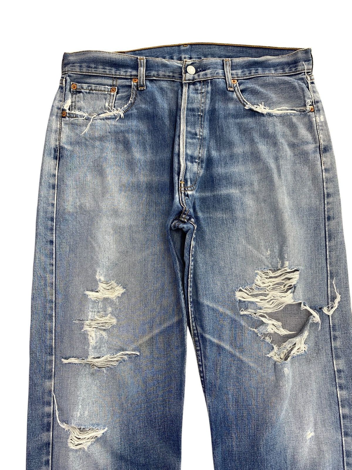 Levi's Vintage Clothing Vintage Y2K Levi’s Faded Wash Distressed Loose Jeans Size US 36 / EU 52 - 2 Thumbnail