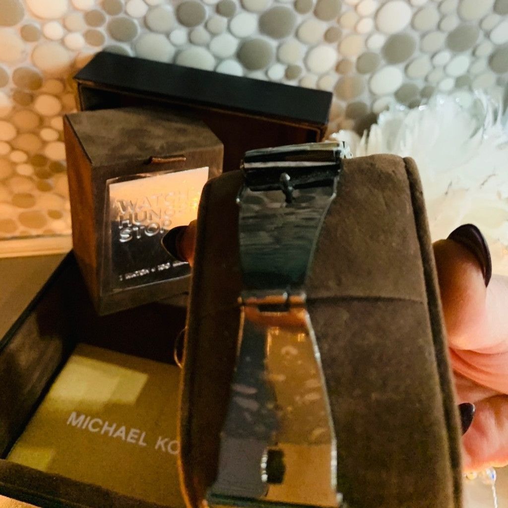 Michael Kors Michael Kors Black w brown Watch like new in box Size ONE SIZE - 7 Thumbnail