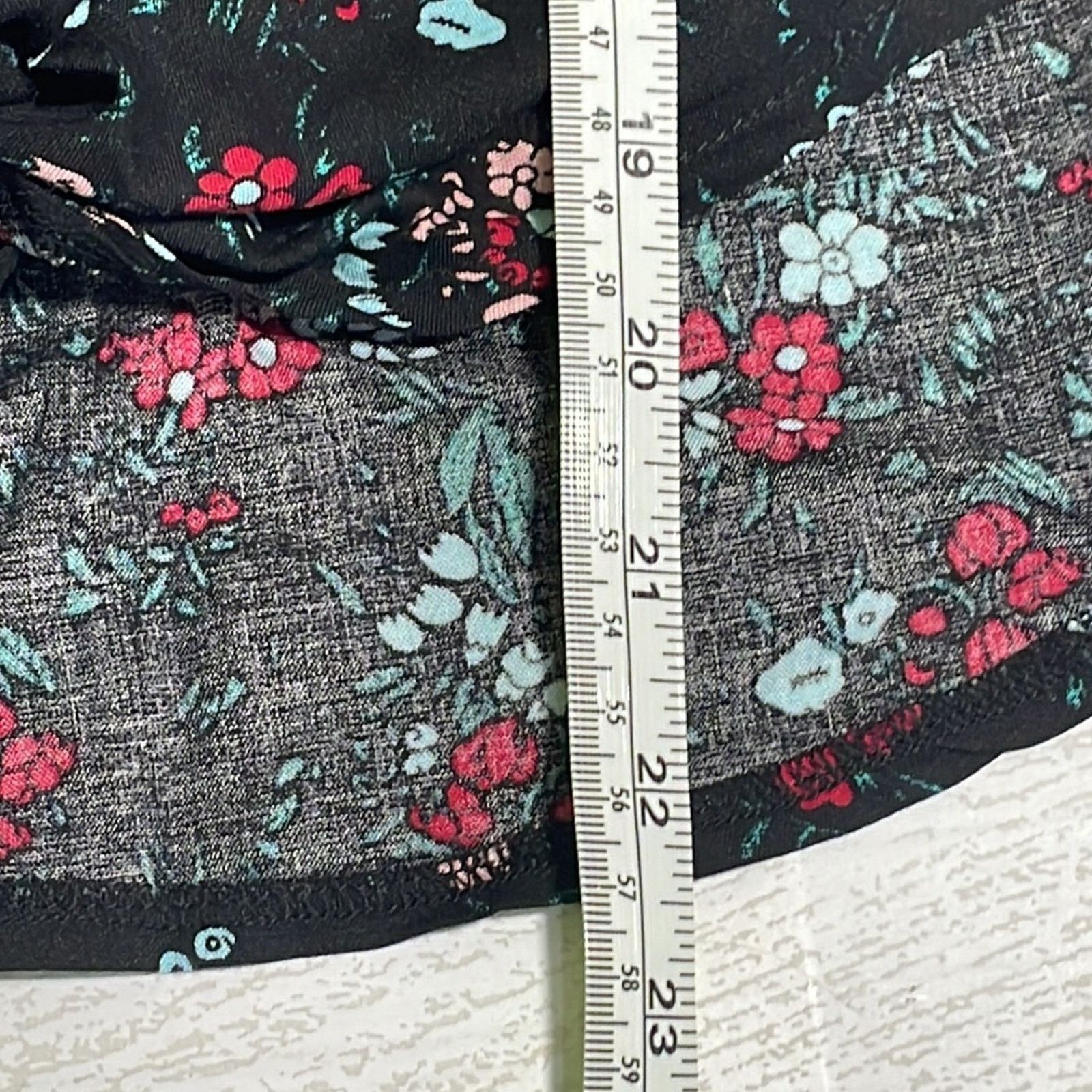 Other Tally Weijl Black Floral Racerback Shirt Size XS Size XS / US 0-2 / IT 36-38 - 3 Thumbnail