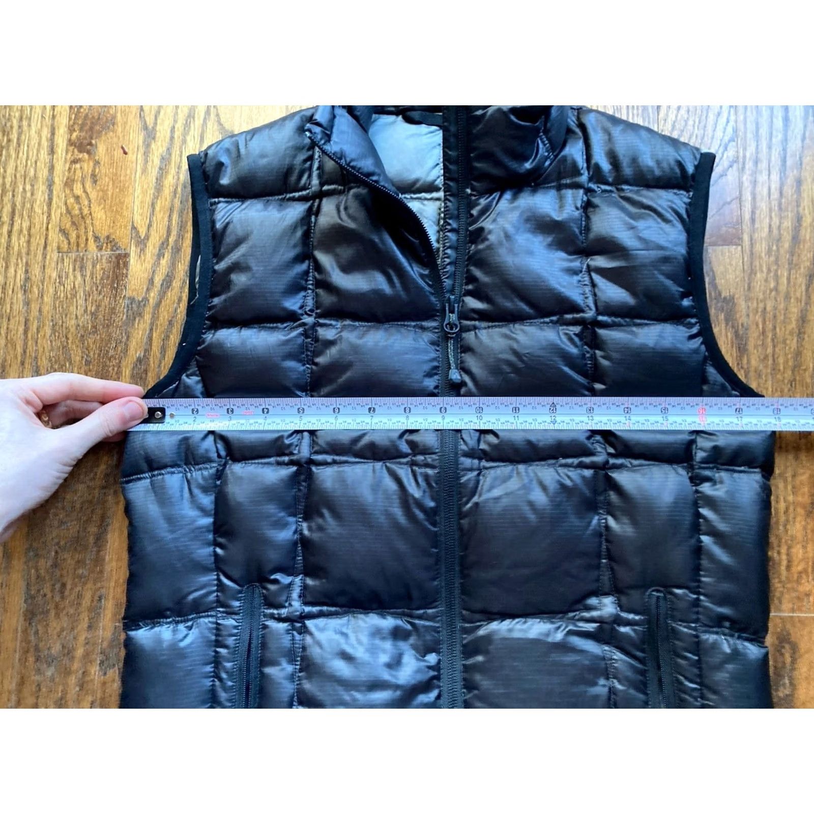 Eddie Bauer VINTAGE Eddie Bauer First Ascent Puffer Vest Mens Size S Black Down Mountaineering Goose Down Size US S / EU 44-46 / 1 - 3 Thumbnail