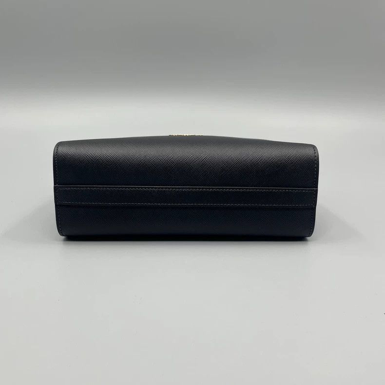 Prada Prada Crossbody Camera Bag with Missing Strap-2506 Size ONE SIZE - 3 Thumbnail