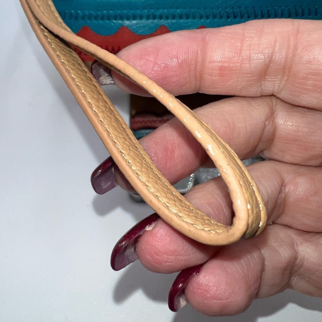 Relic Relic Takeaway Scalloped Wristlet Size ONE SIZE - 3 Thumbnail