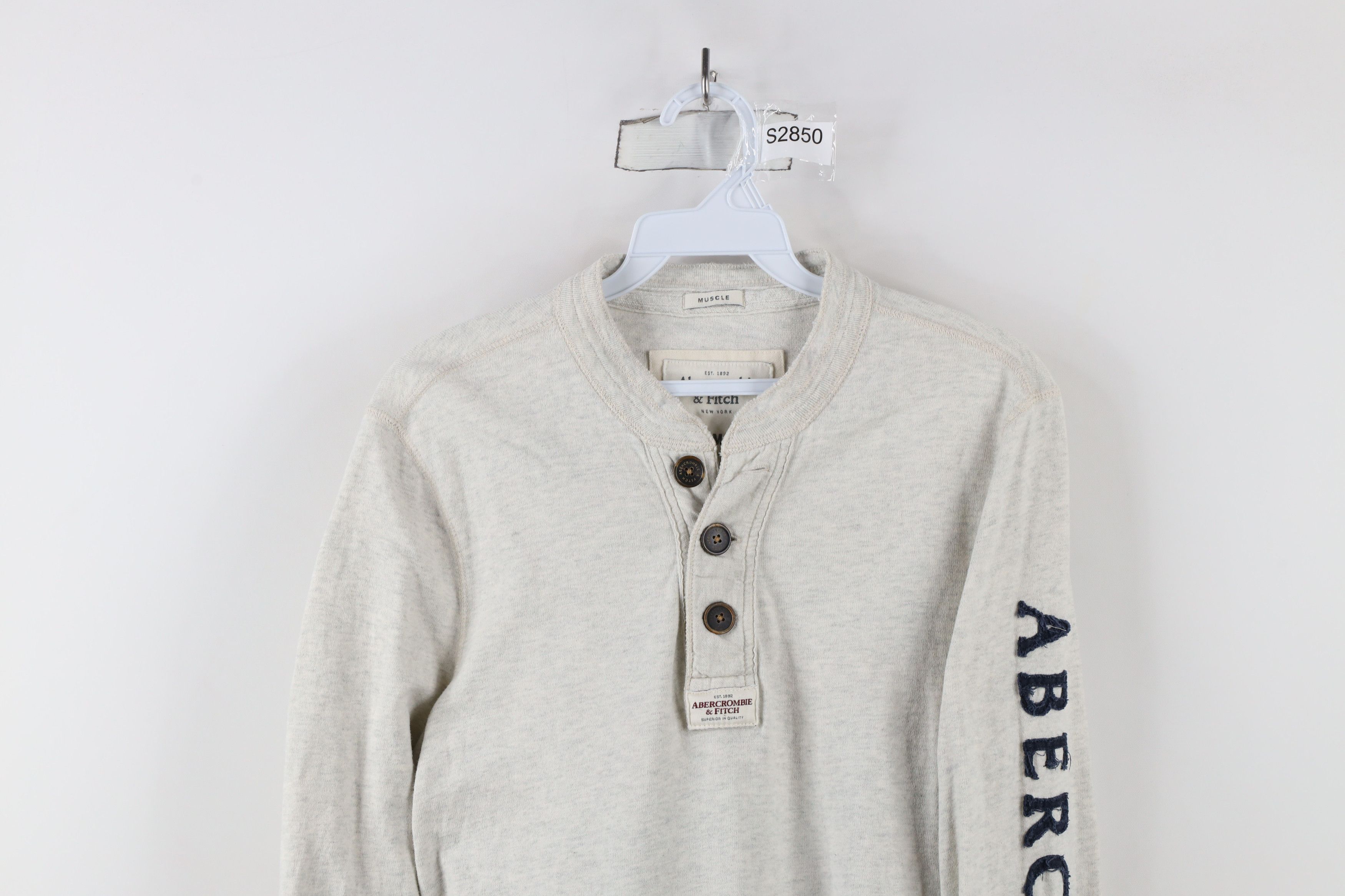 Abercrombie & Fitch Vintage Abercrombie & Fitch Long Sleeve Henley T-Shirt Size US M / EU 48-50 / 2 - 2 Thumbnail