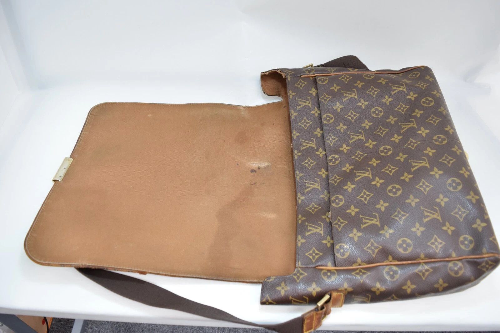 Louis Vuitton Louis Vuitton Abbesses Monogram Canvas Crossbody Bag M45257 Size ONE SIZE - 15 Thumbnail