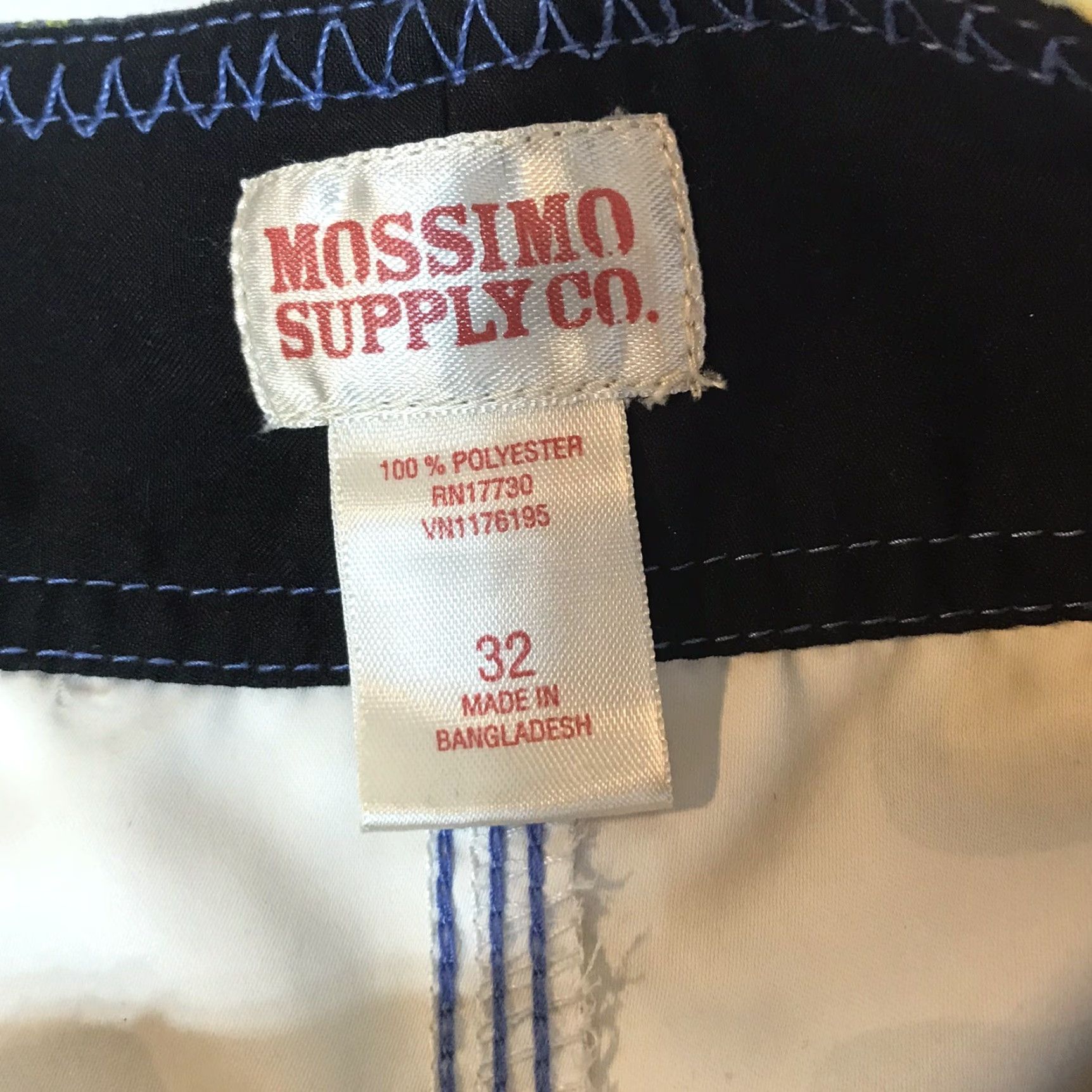 Mossimo Mossimo Multicolor Board Shorts 32 Geometric Swim Shorts for Men Size US 32 / EU 48 - 3 Thumbnail